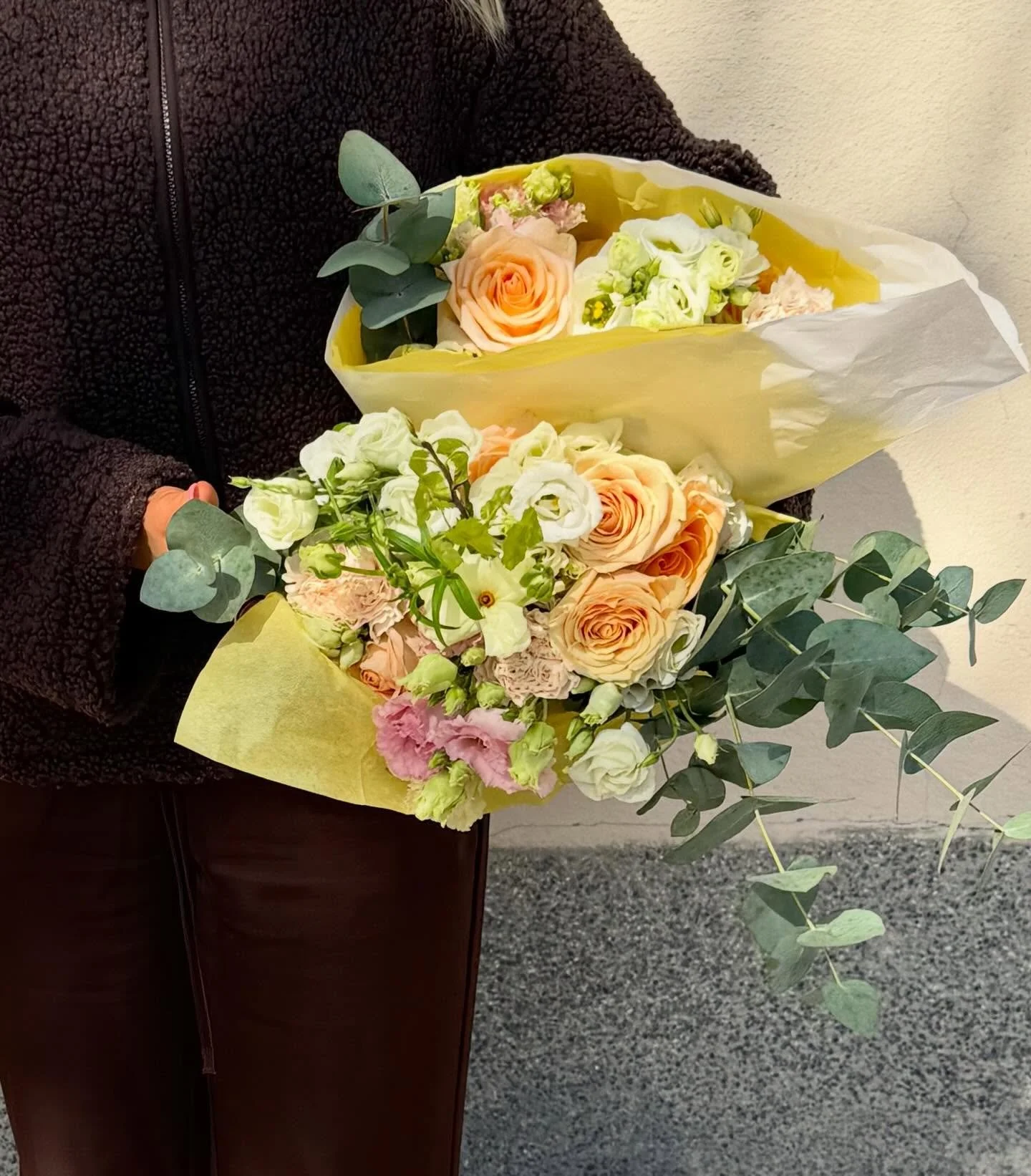 Vuoden paras &auml;itienp&auml;iv&auml;lahja! 💛Kukkien kestotilaus l&auml;heiselle ilahduttaa ja muistuttaa v&auml;litt&auml;misest&auml; joka p&auml;iv&auml;. 🌼 Tee tilaus verkossa blommis.fi