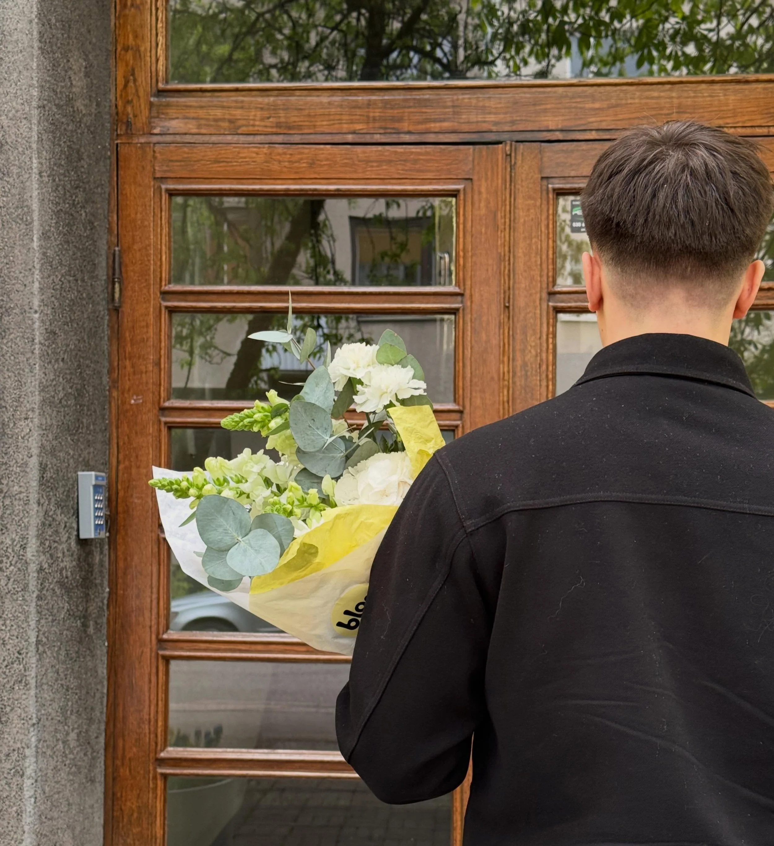 Viime viikon Blommis-kimpusta l&ouml;ytyi hortensiaa, leijonankitaa, neilikkaa sek&auml; eukalyptysta. 🤍 Me valitsemme aina kukat tilaukseesi kauden mukaan eli sinulle j&auml;&auml; vain teht&auml;v&auml;ksi nauttia tuoreista kukista kotonasi! 🫶🏻 