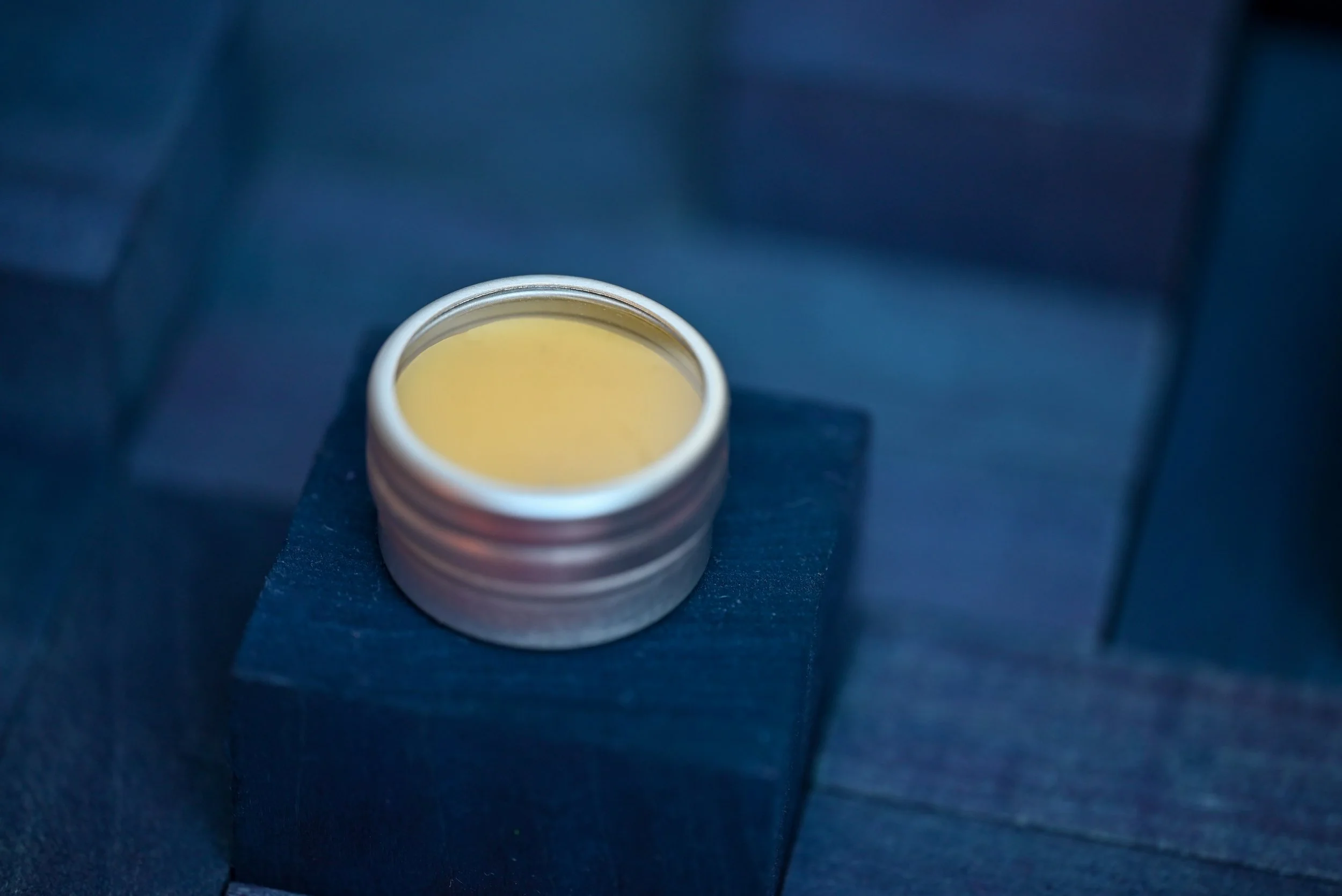 Fabriquer ses baumes pour le cuir : 3 formules maison