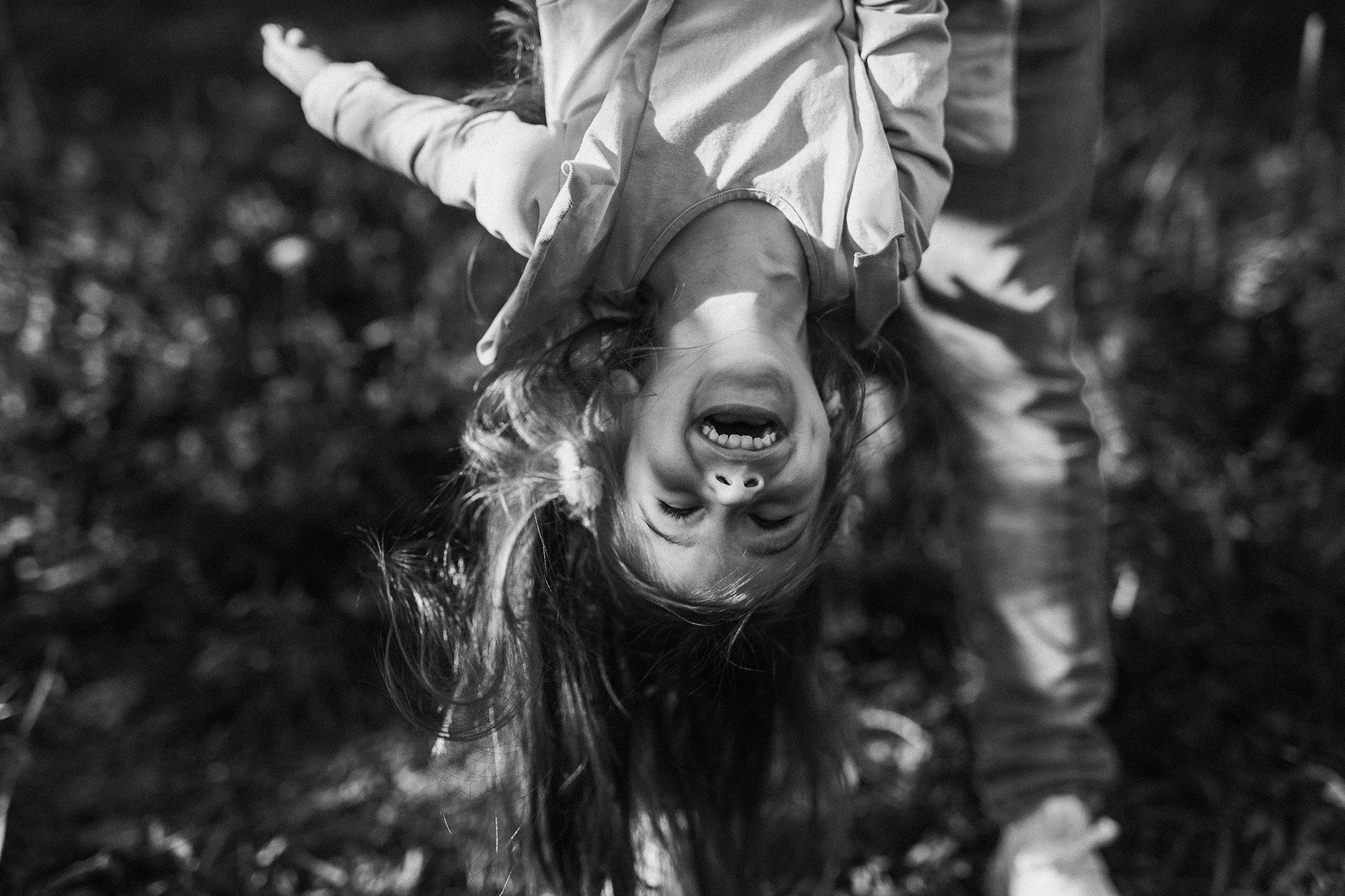 Perhekuvaus Oulussa puistossa