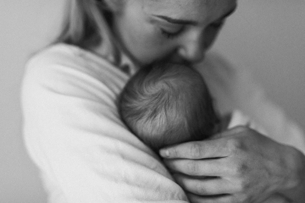 Vastasyntynyt ja äiti kuvaus Oulu