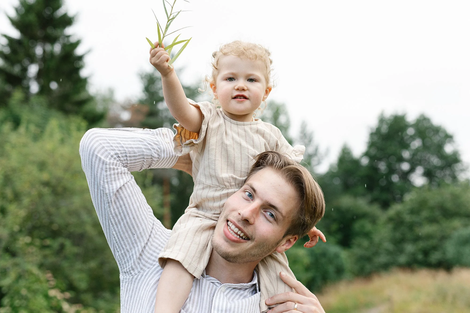 Perhekuvaus Oulussa luonnon keskellä
