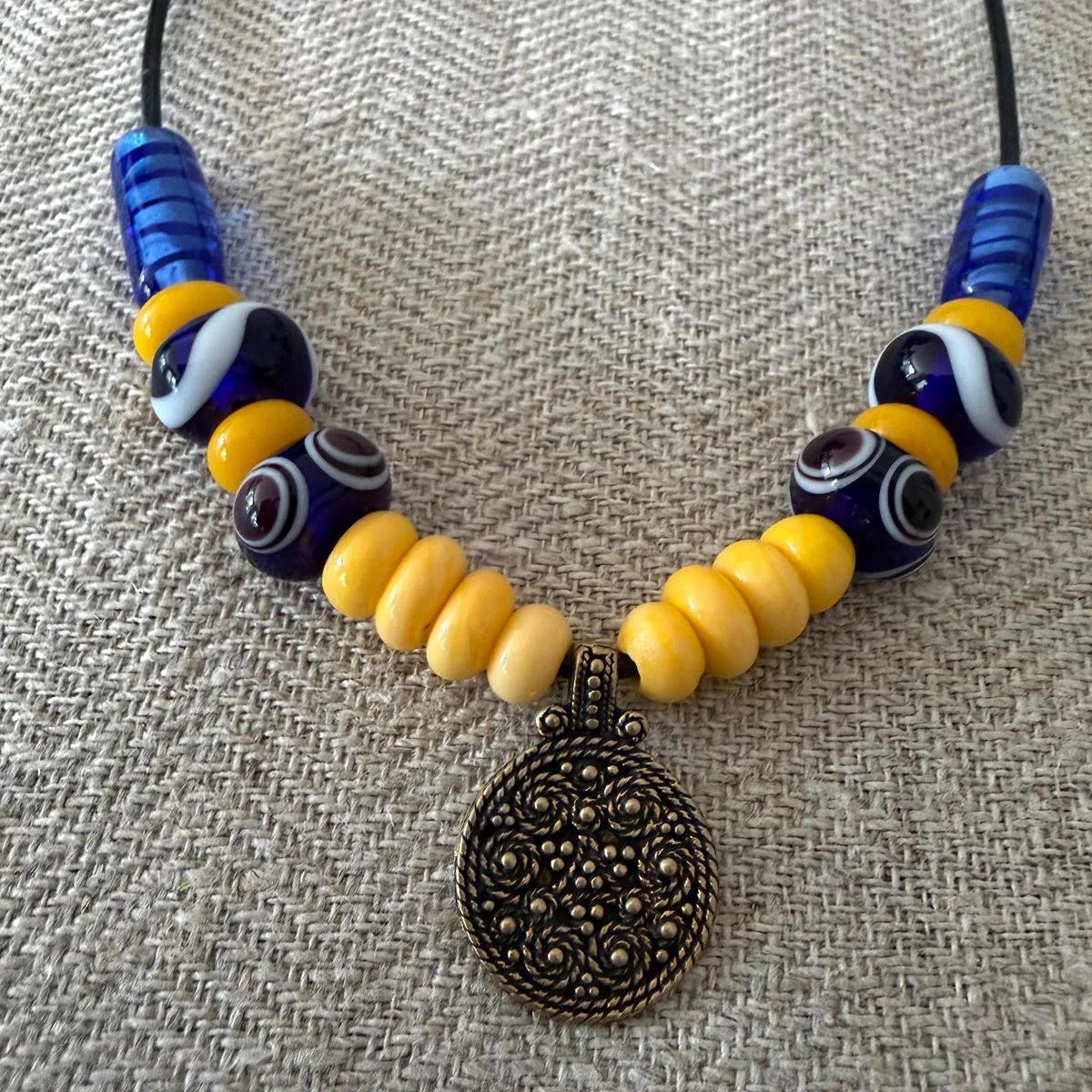 Little Talisman BlauGelb EINS 2.jpg