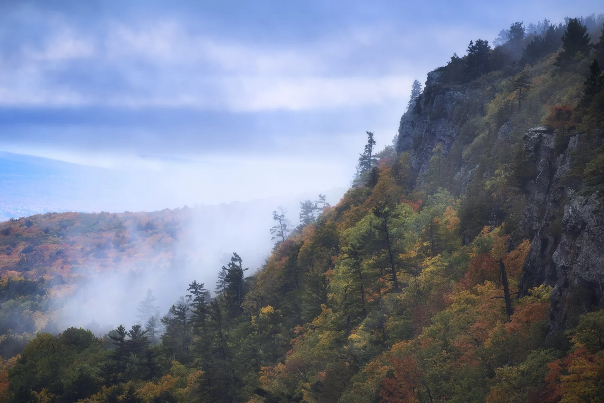 Porcupine-Mountains-Fall-Color-Autumn-Fog.jpg