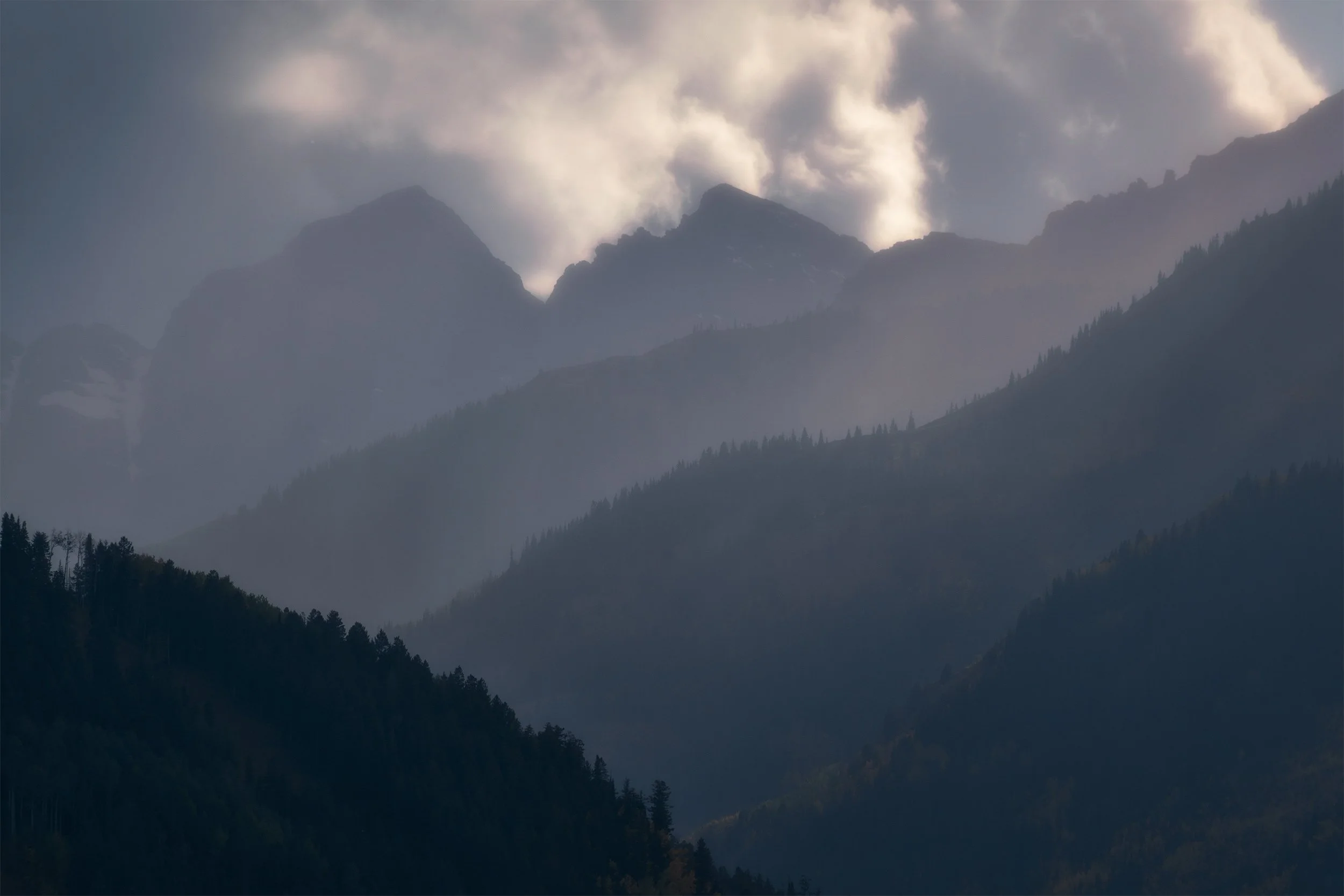 1049-Maroon-Bells-Fog.jpg