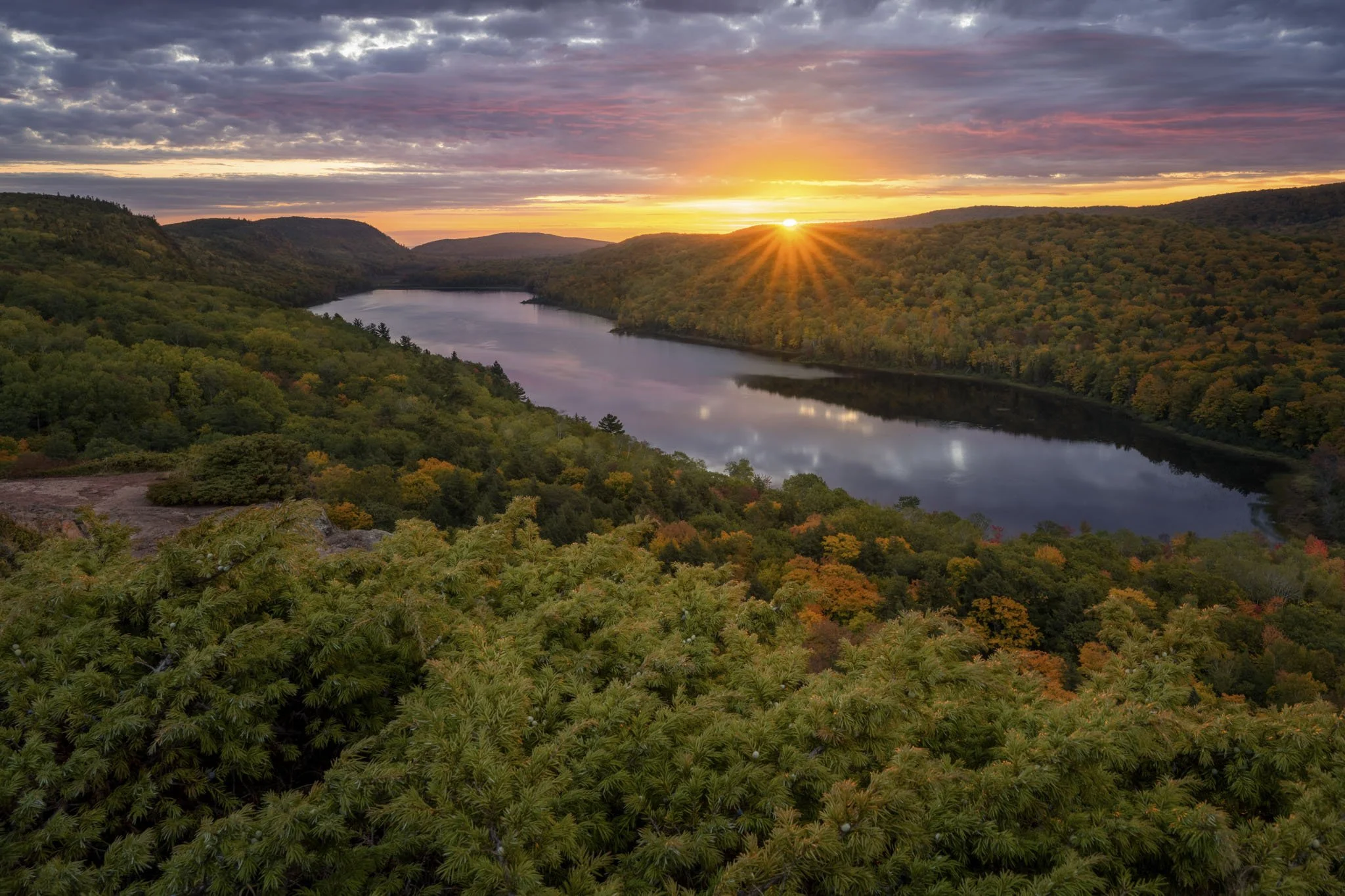 Porcupine-Mountainsd-Lake-of-The-Clouds-Sunrise-Fall-Colors.jpg