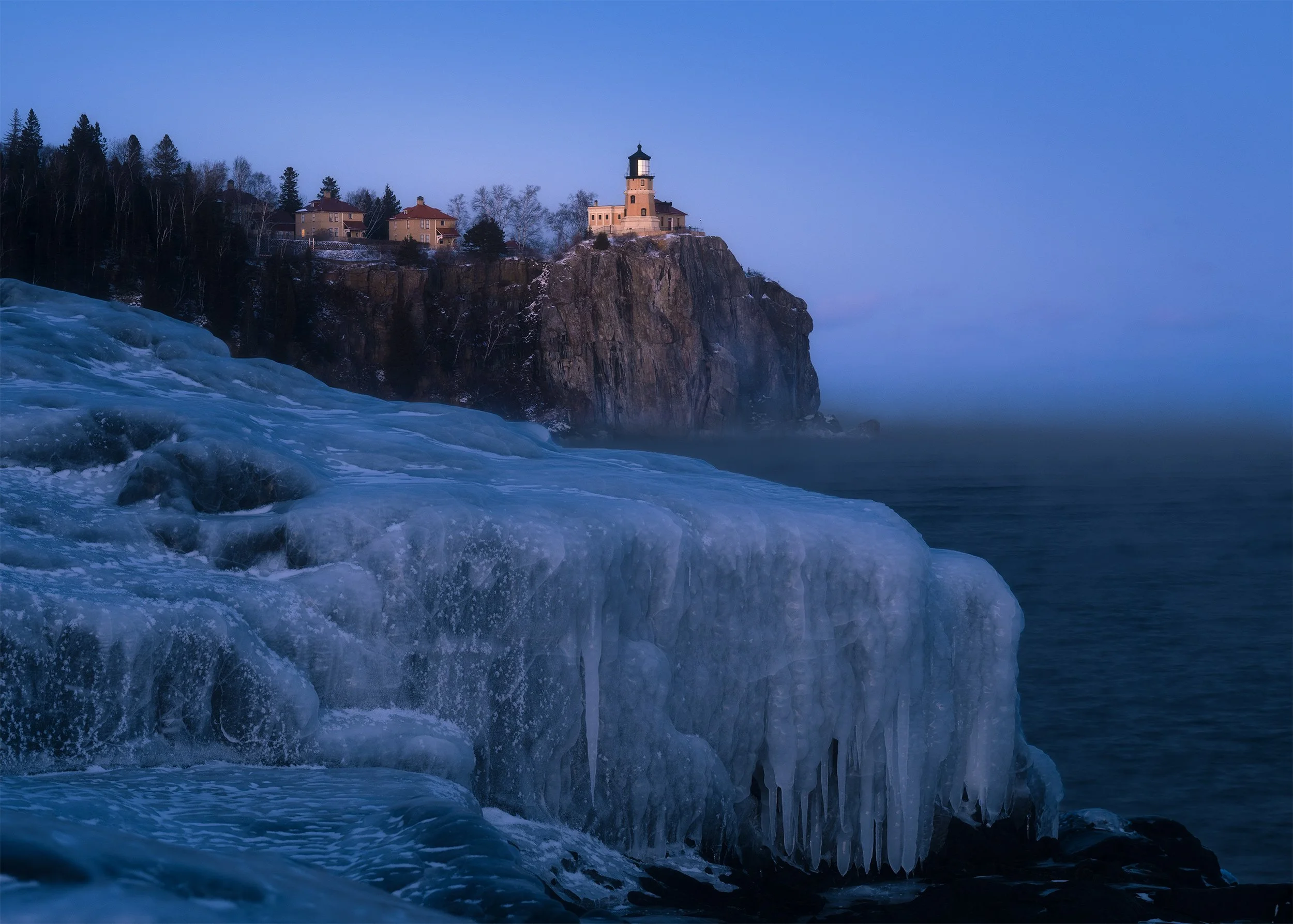 126-Winter-Split-Rock-Lighthouse.jpg