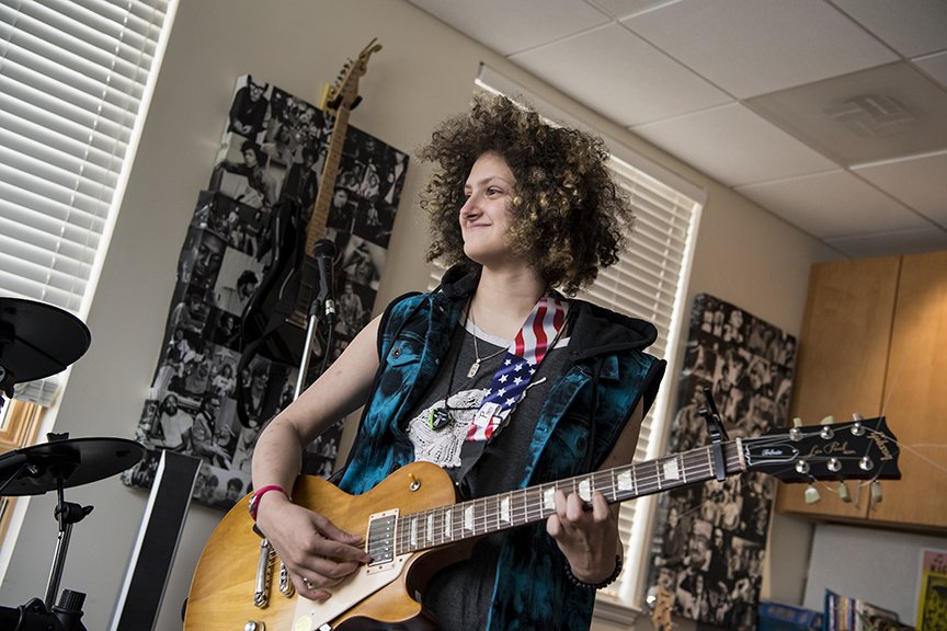 Guitar (NoraSchool_4-8-19_1287).jpg