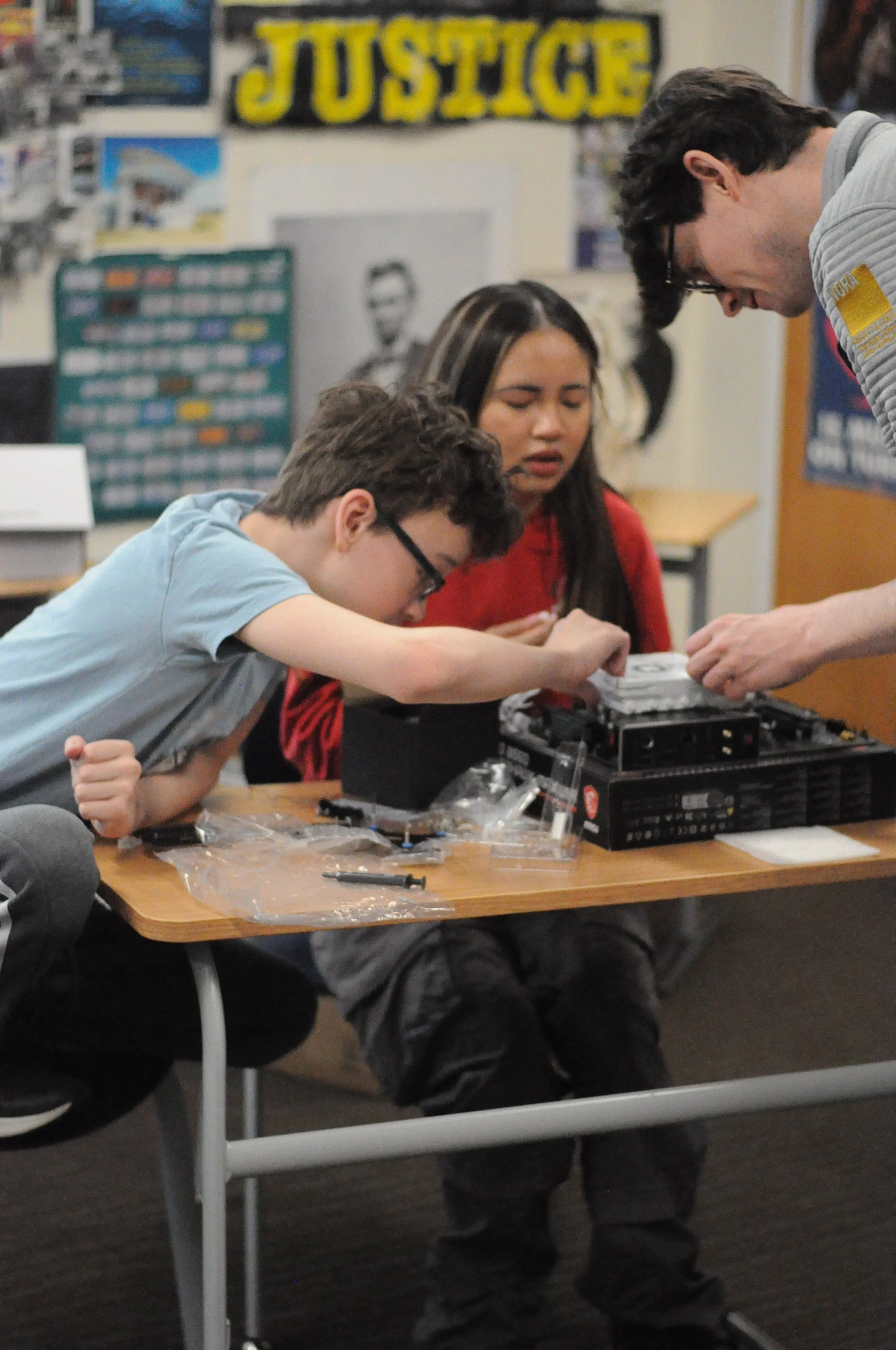 Intersession - Building Computers.JPG