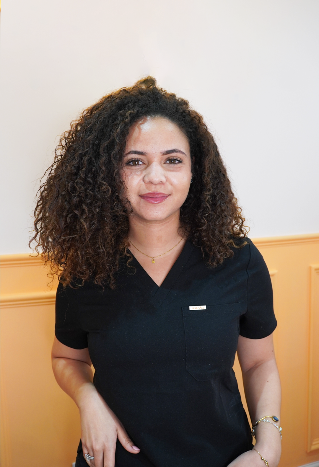 Luana, laser therapist at Leigh-on-Sea Laser Clinic using the Eneka Pro Laser Hair Removal Machine