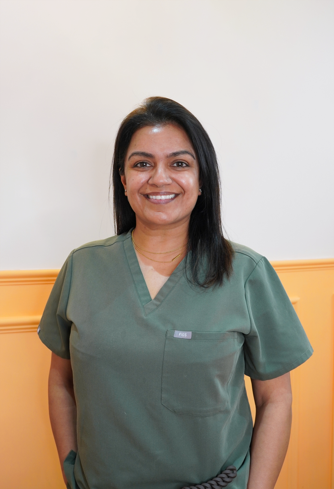 Sejal, laser therapist at Leigh-on-Sea Laser Clinic using the Candela Gentle Pro Max Plus