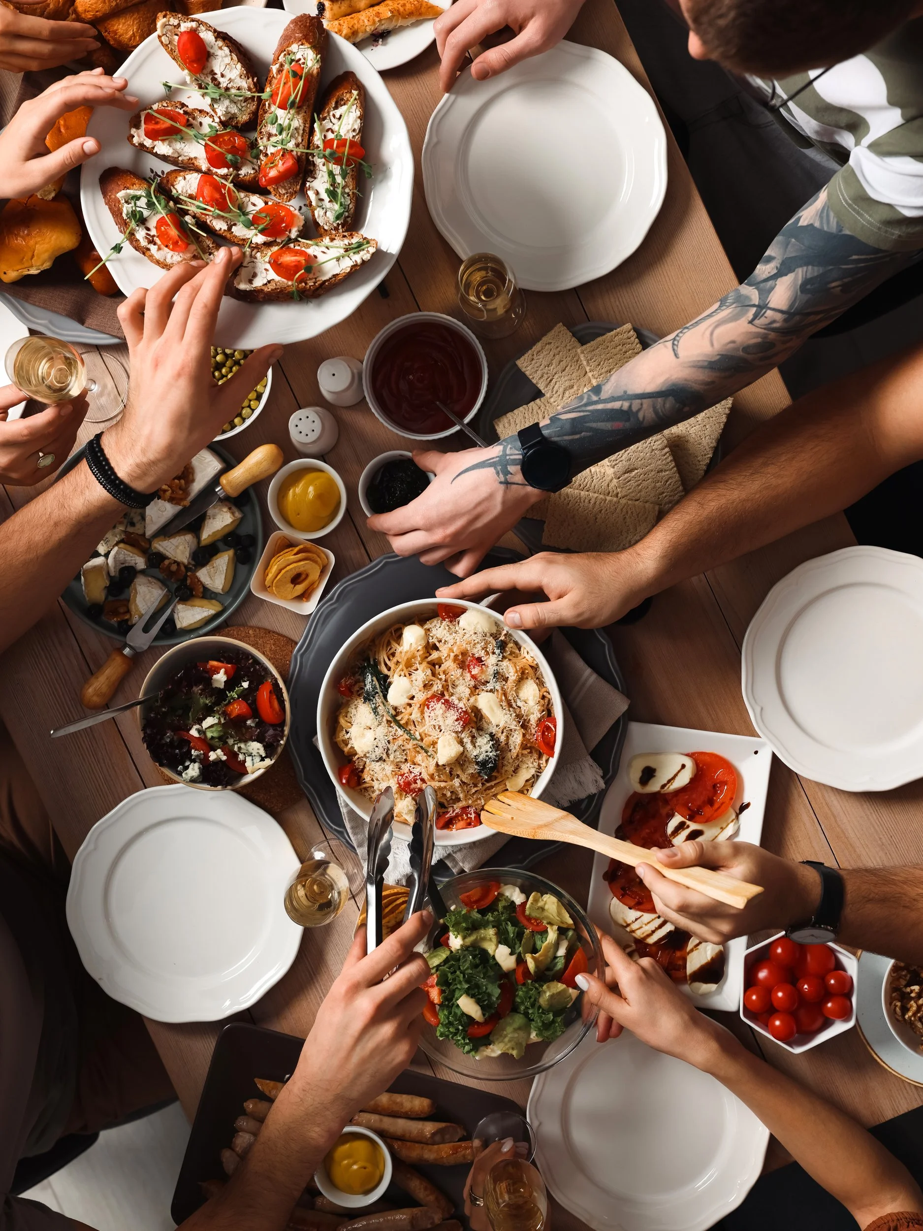 A group of friends met up with local to share an authentic dinner together.