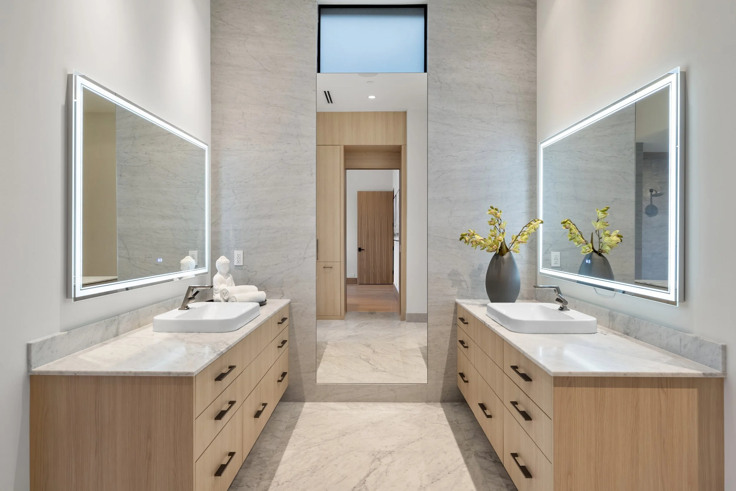 081-Primary Bathroom.jpg