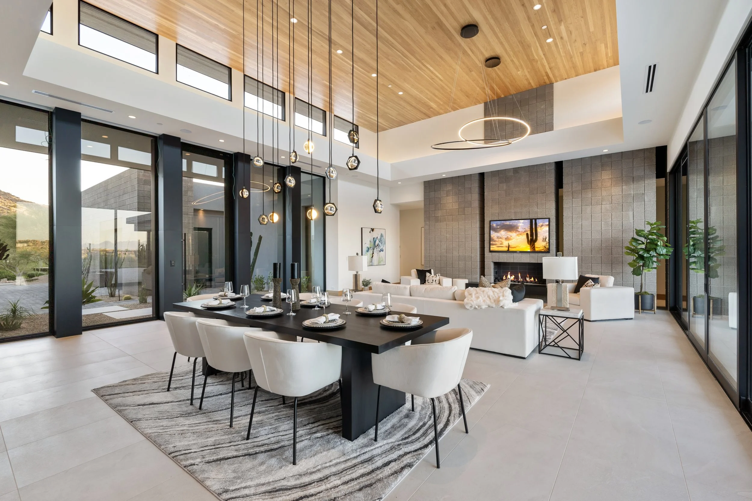 043-Dining Room.jpg