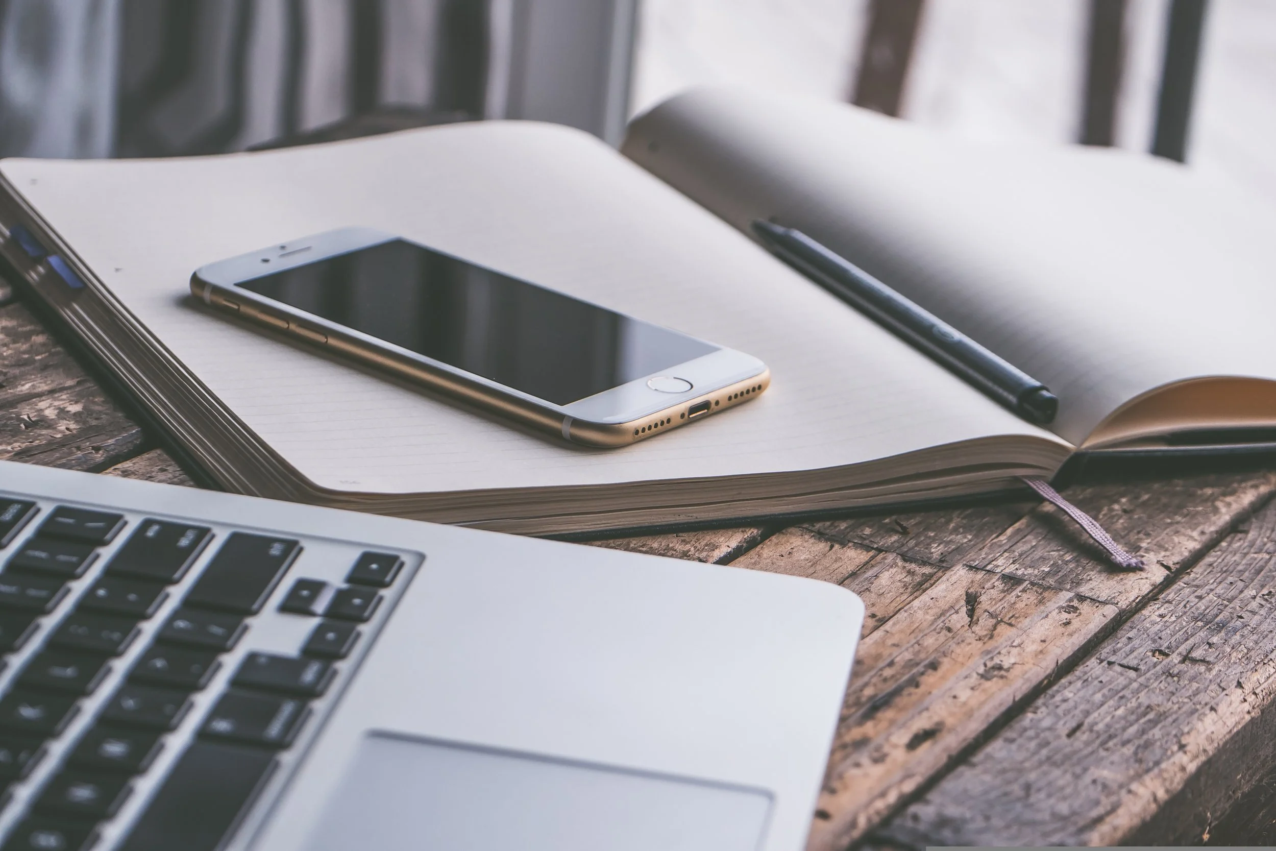 8 Reasons Businesses Outsource Office Cleaning Services