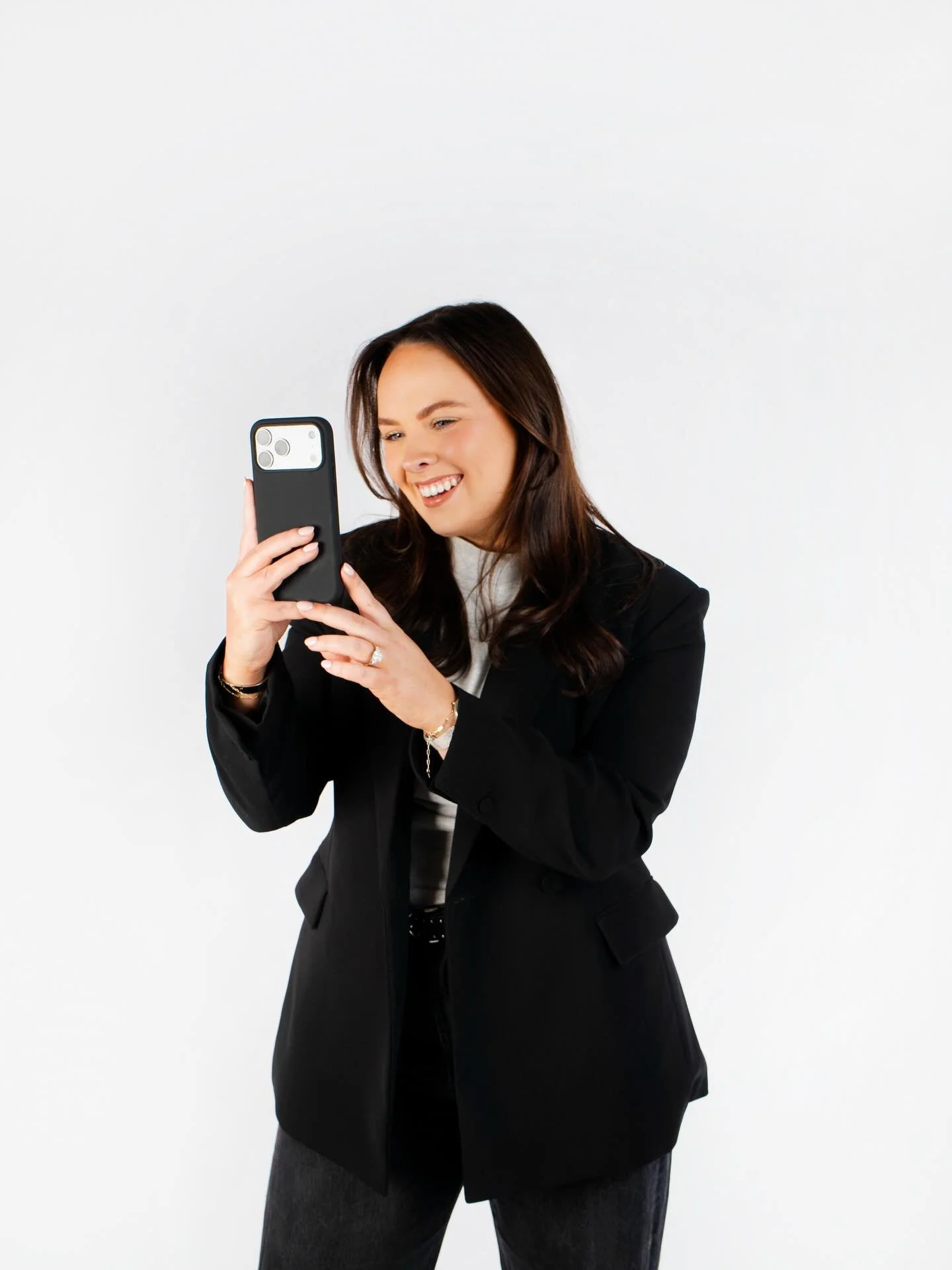 Me in my natural habitat📱

Founded in 2022, DUO Social Studio is led by myself, Catriona Moultrie. 

With over 10 years in social media, events, and marketing, I&rsquo;m passionate about all things social. From staying ahead of trends and capturing 