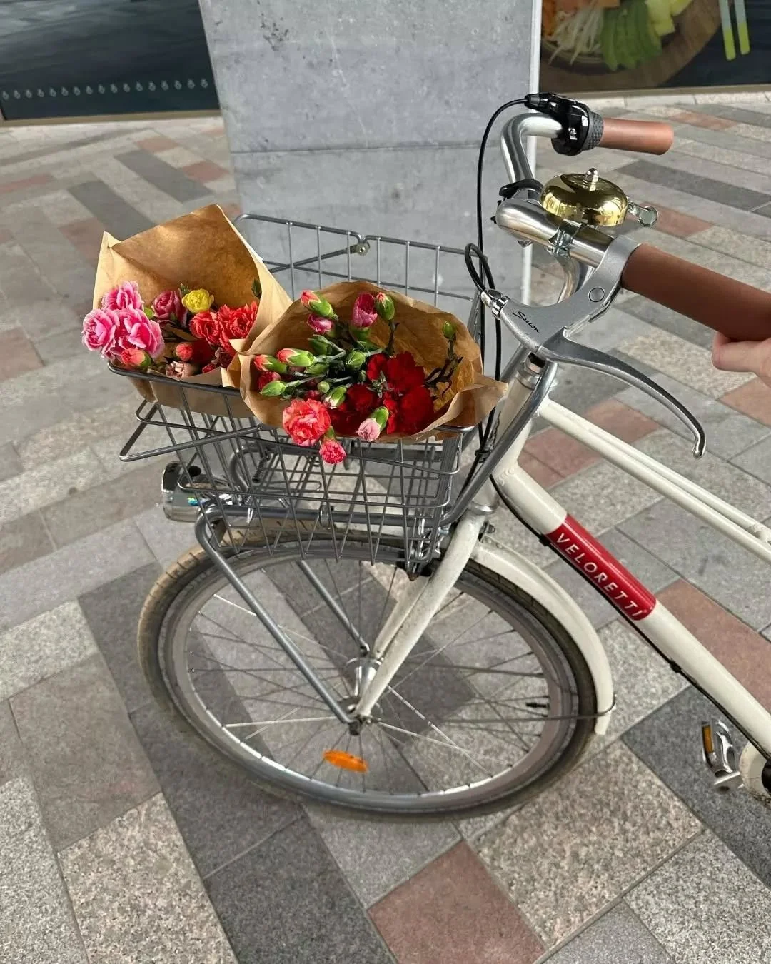 POV: You just pulled a bike from our bike hanger and explored High Street with your roomies. 🚲 

Learn more about our amenities coming soon at the link in our bio. 

INTRO Columbus | Explore Columbus | Student Lifestyle in Columbus, OH | High Street