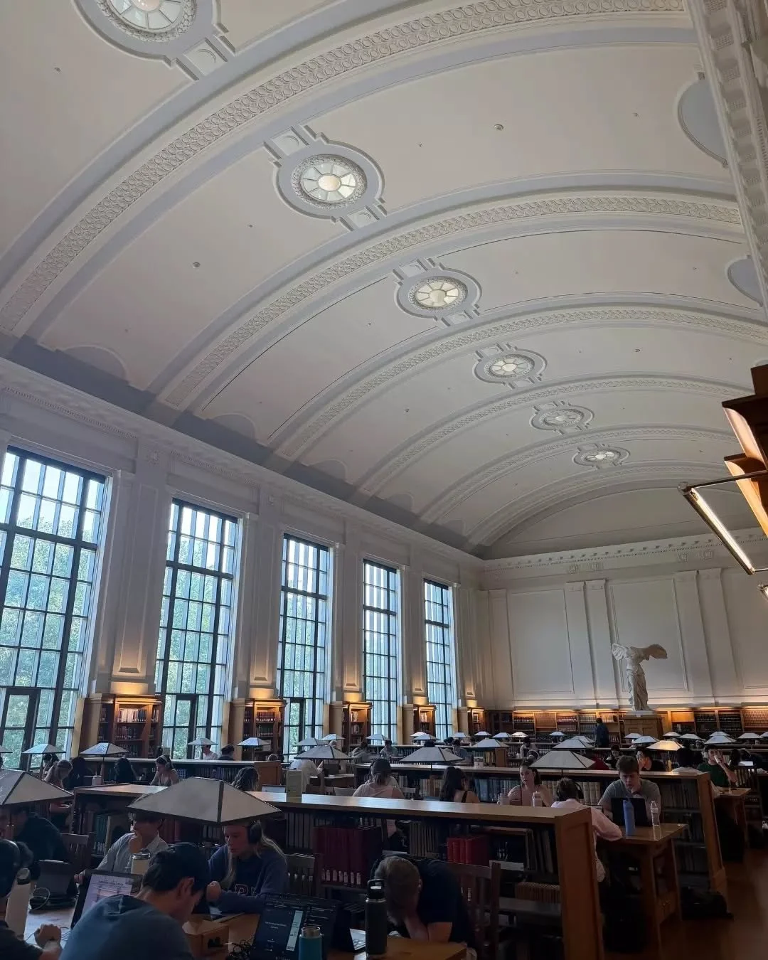 Having a picture-esque study room like this, only 13 minutes away at the Thompson Library, is one of our fav perks of life at INTRO. ✨

Thompson Library | Ohio State Campus | OSU Student Lifestyle