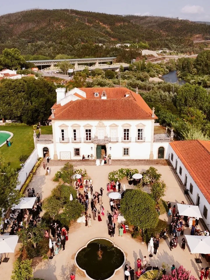 A little sneak peek of last weekend&rsquo;s wedding ✨

There&rsquo;s nothing better than being able to connect with such amazing people and to create something that will forever remind them of all the happiness they felt. 

We left this venue with ou