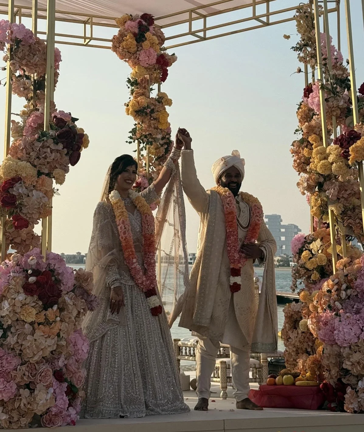 hindu wedding couple