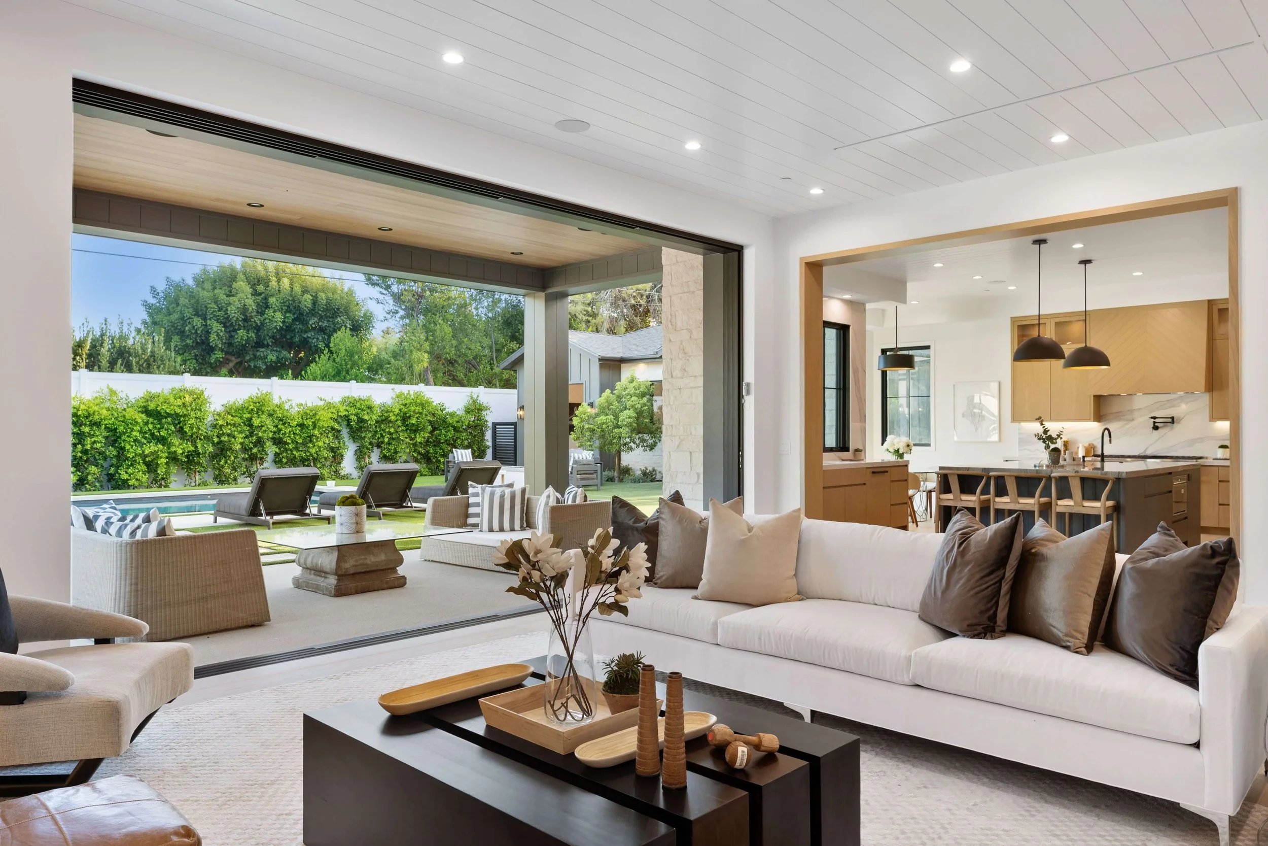 Blurring the Lines Between Indoors and Out — KASA