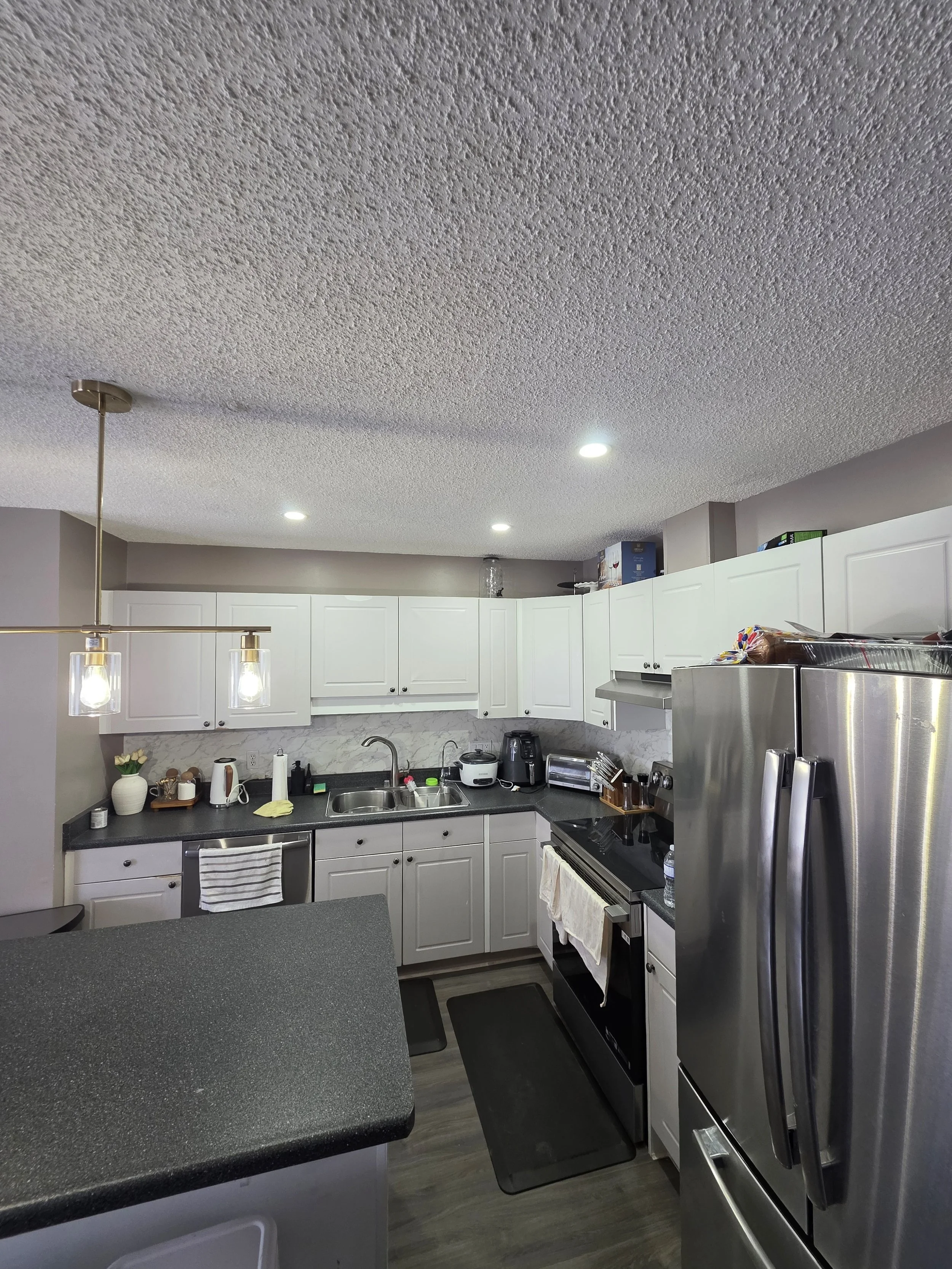 kitchen-pot-lights-pendants-edmonton.jpg