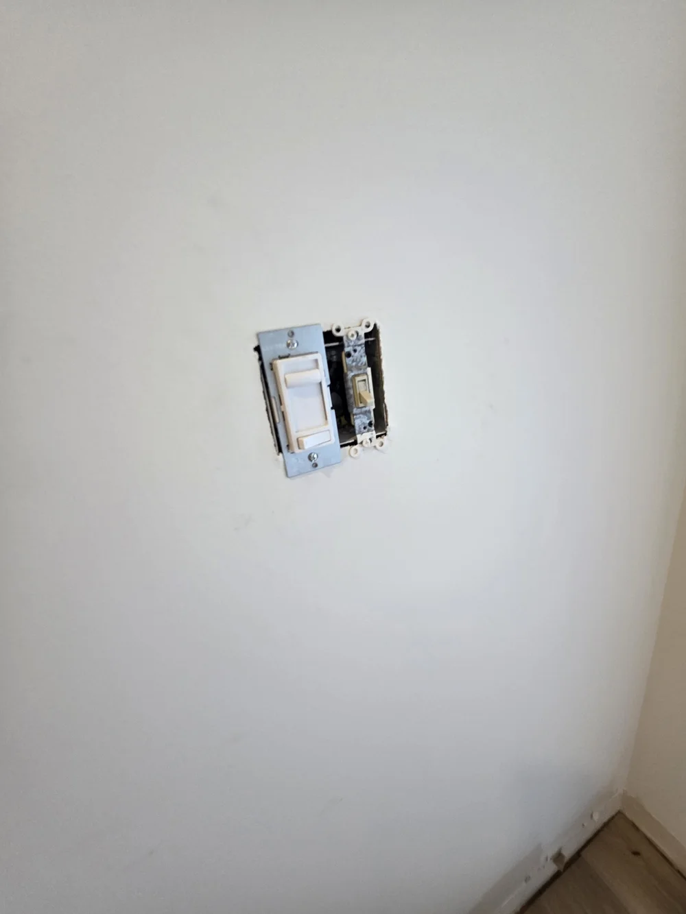 LED-compatible dimmer switch installation Edmonton