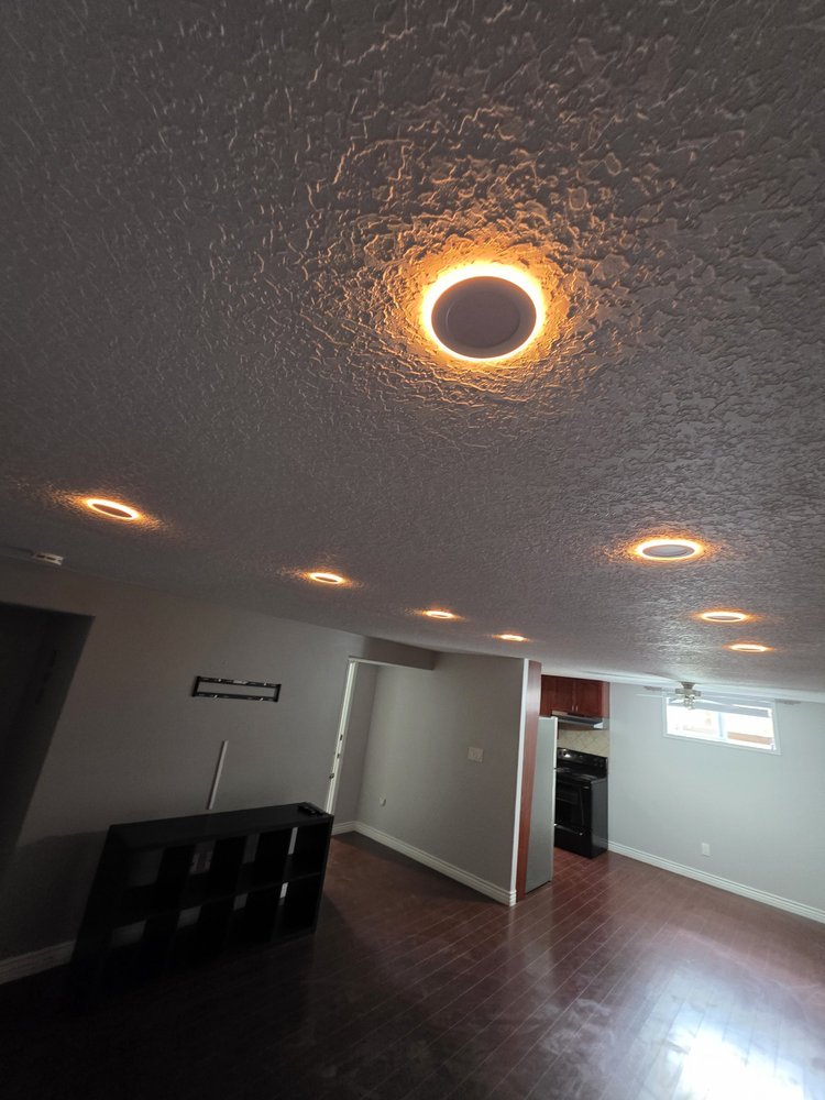 Basement pot lights in nightlight mode Edmonton