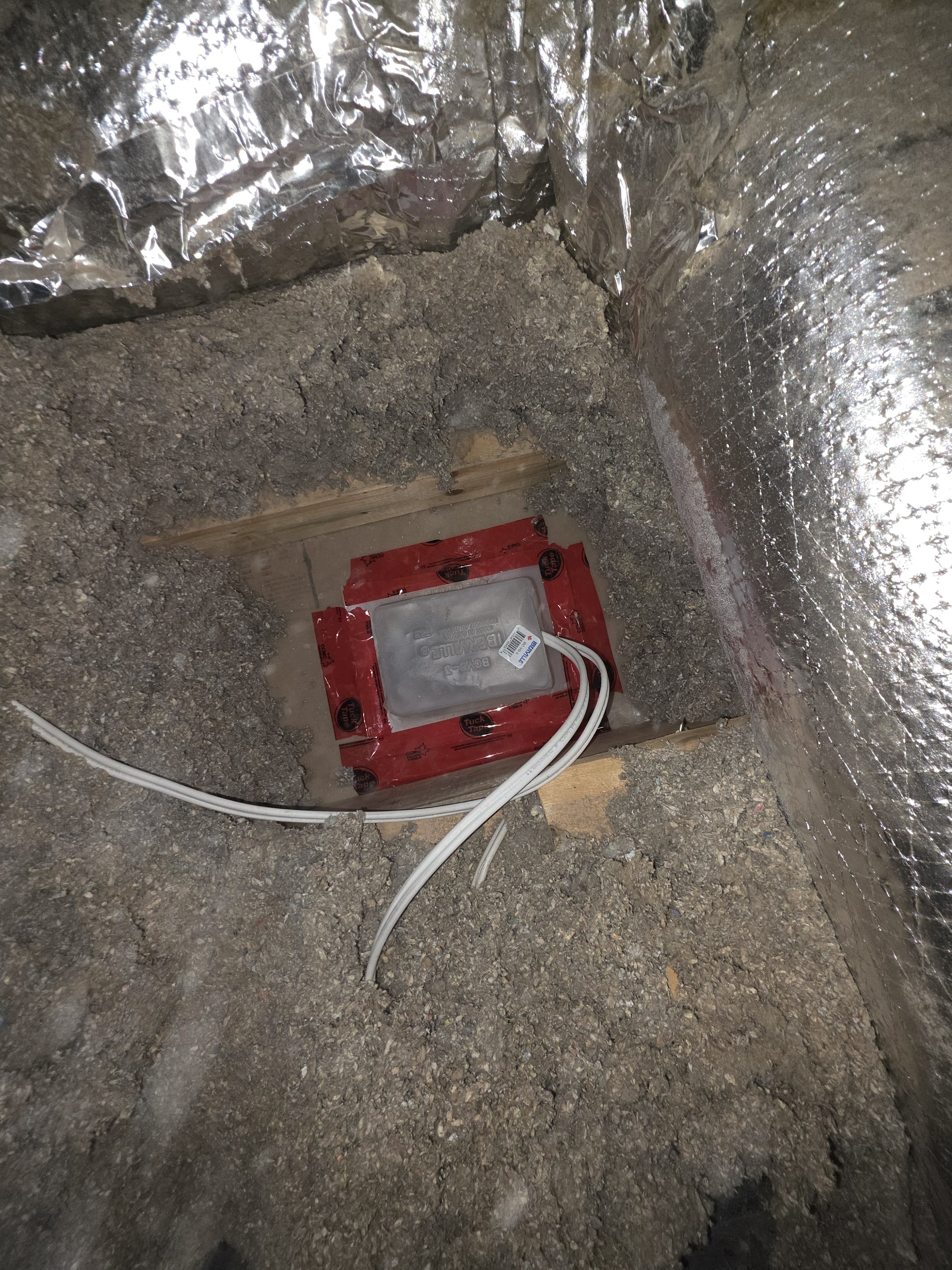 pot-light-vapor-barrier-attic-edmonton.jpg