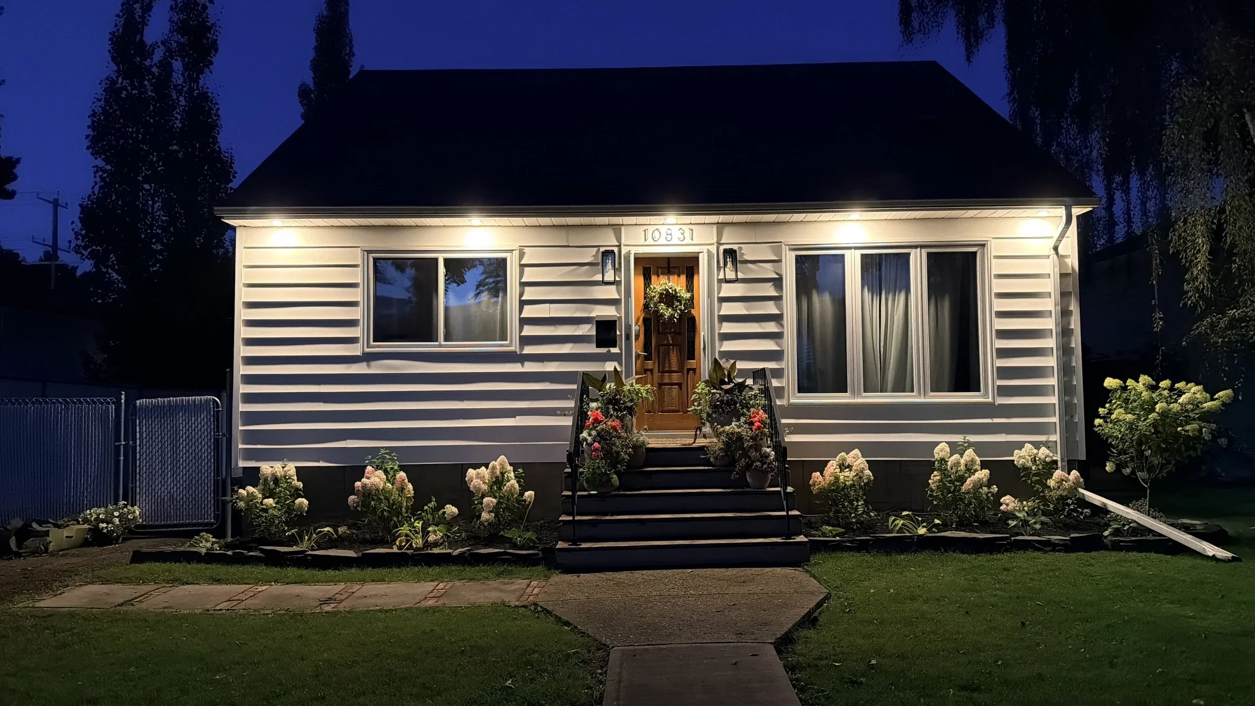 exterior_home_lighting_edmonton_.jpg