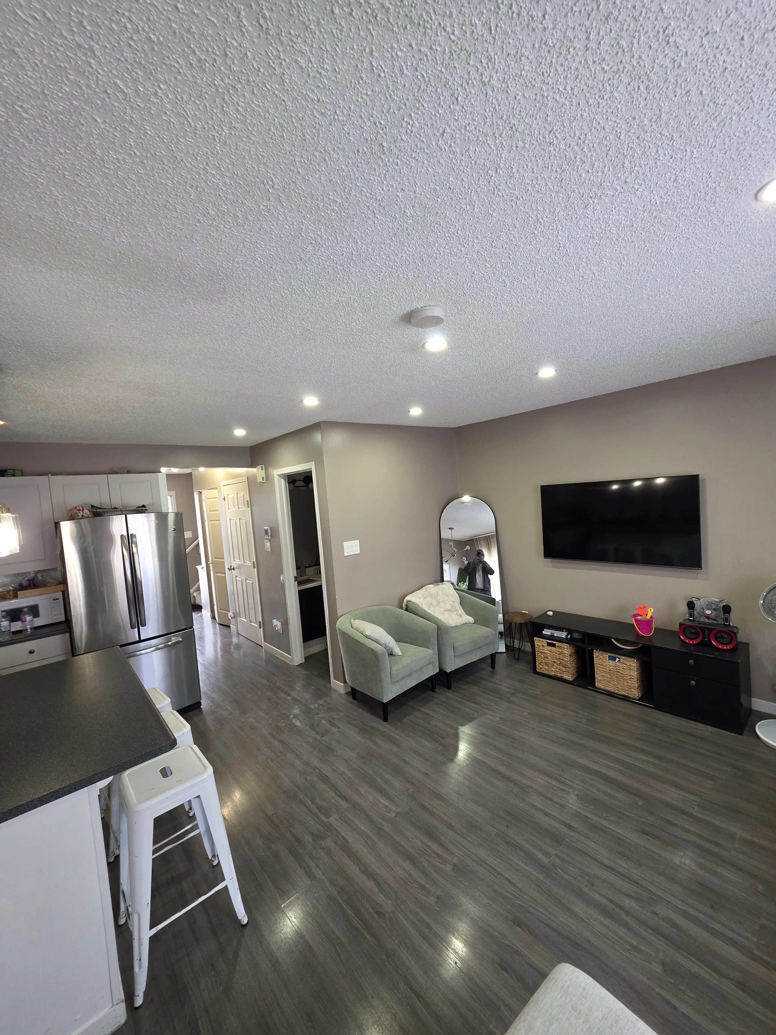 open-concept-living-pot-lights-edmonton.jpg