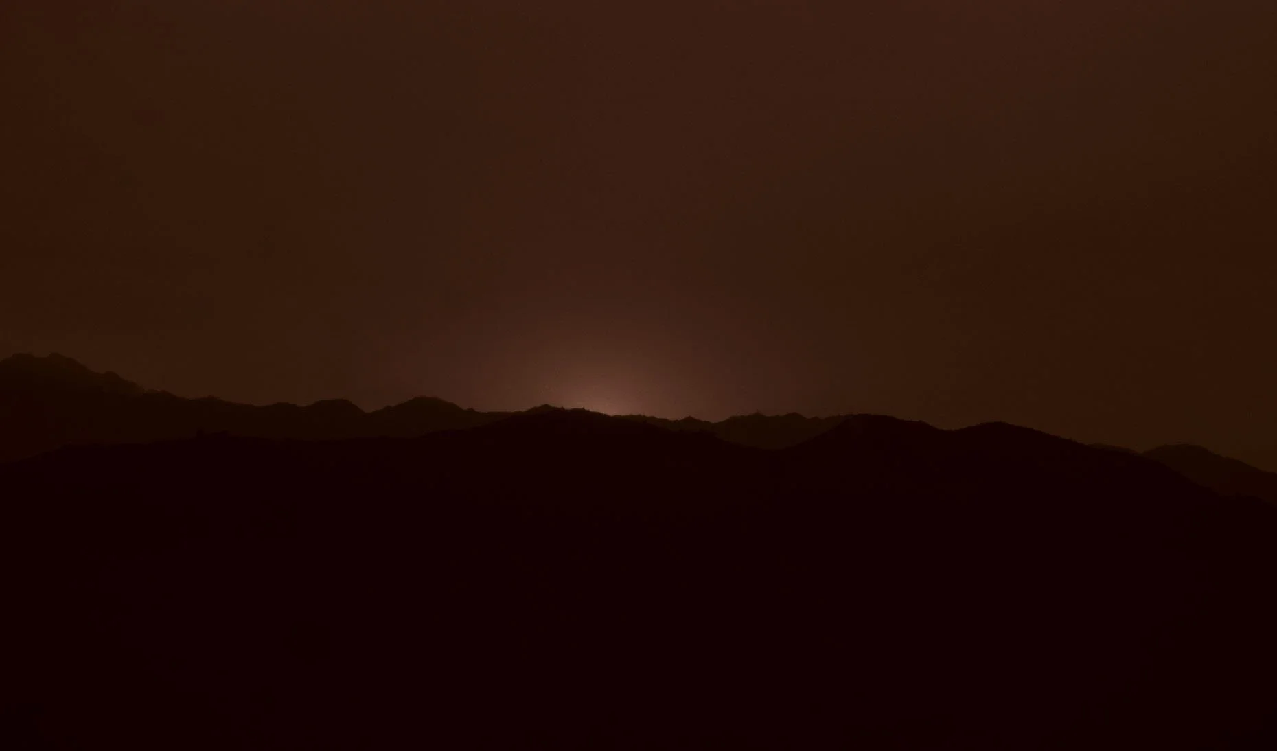 7-Red-mountains.jpg