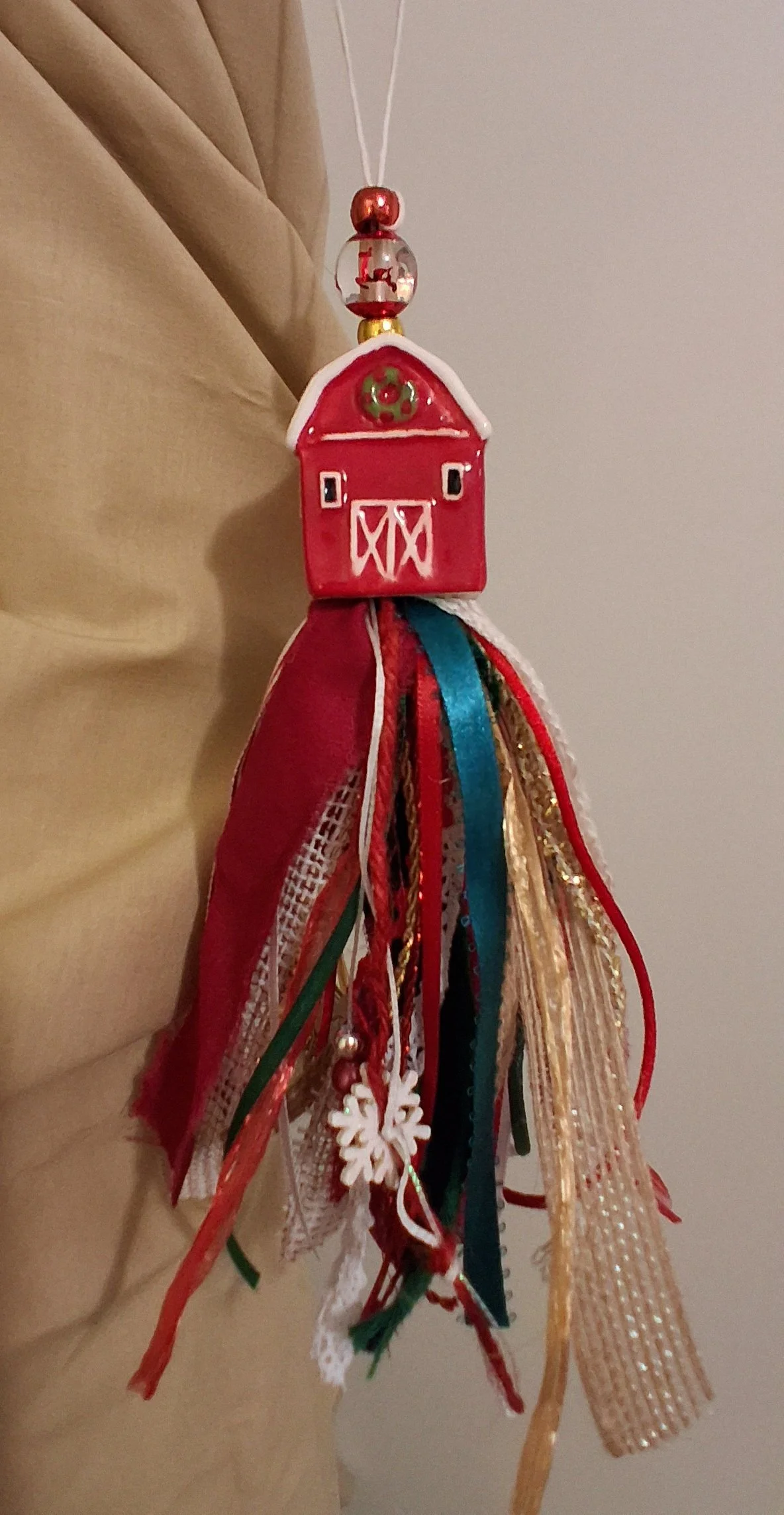 Red Barn Glass Top Ornament