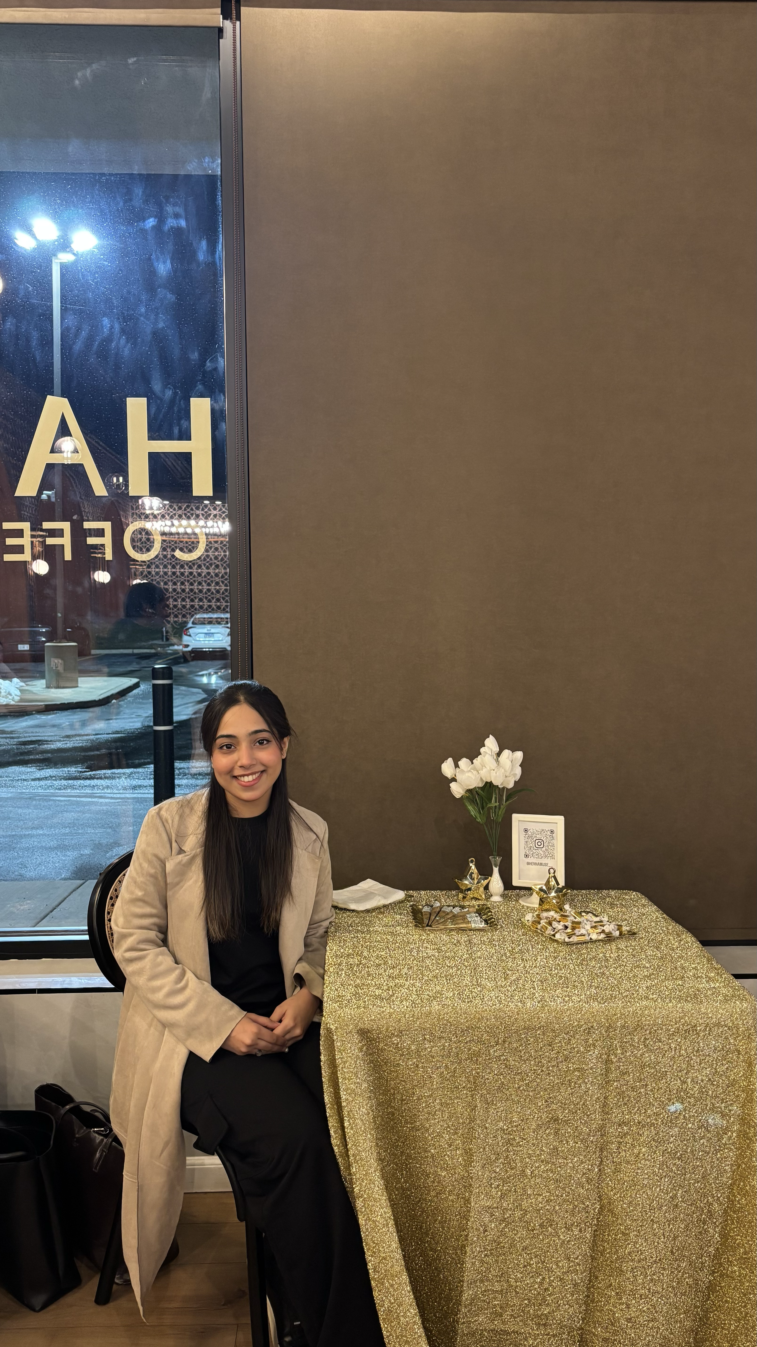 Coordinated with local vendors to secure partnerships, manage logistics, and ensure smooth execution event. 

Vendor Spotlight: @hennamuse__