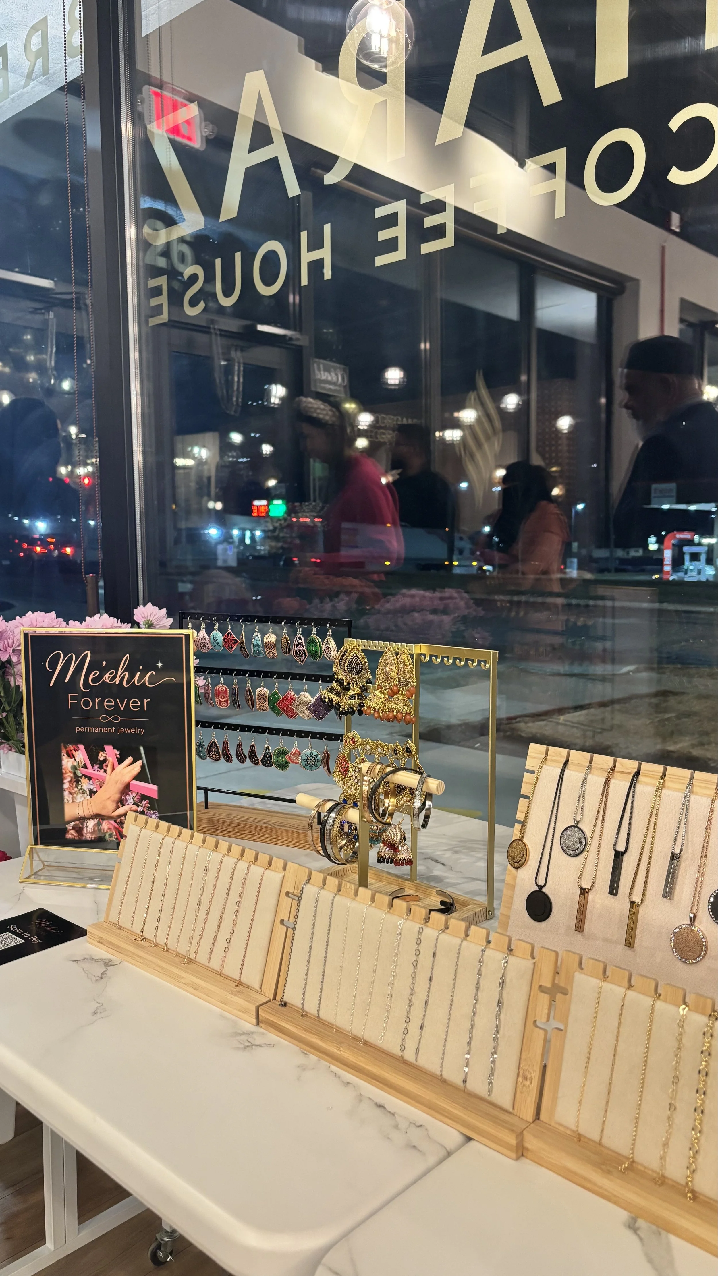 Coordinated with local vendors to secure partnerships, manage logistics, and ensure smooth execution event. 

Vendor Spotlight: @mechic_forever