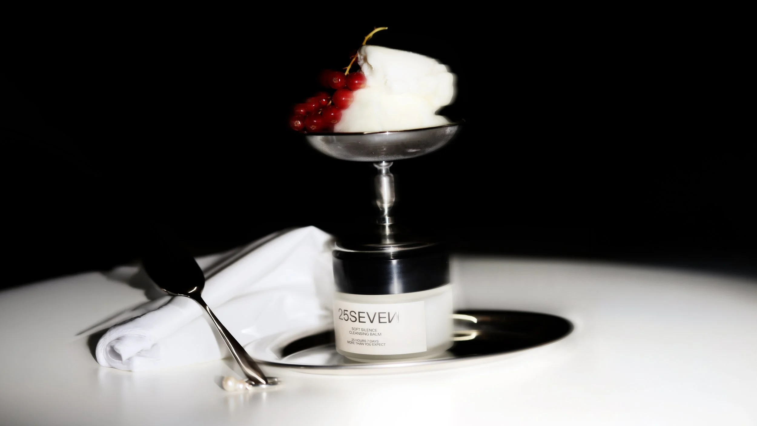 Photography_Munich_Fashion_Still_Beuaty_Skincare_Immobilien_Architecture_Subliment_Food_SocialMEdia_Image_Video16.jpg