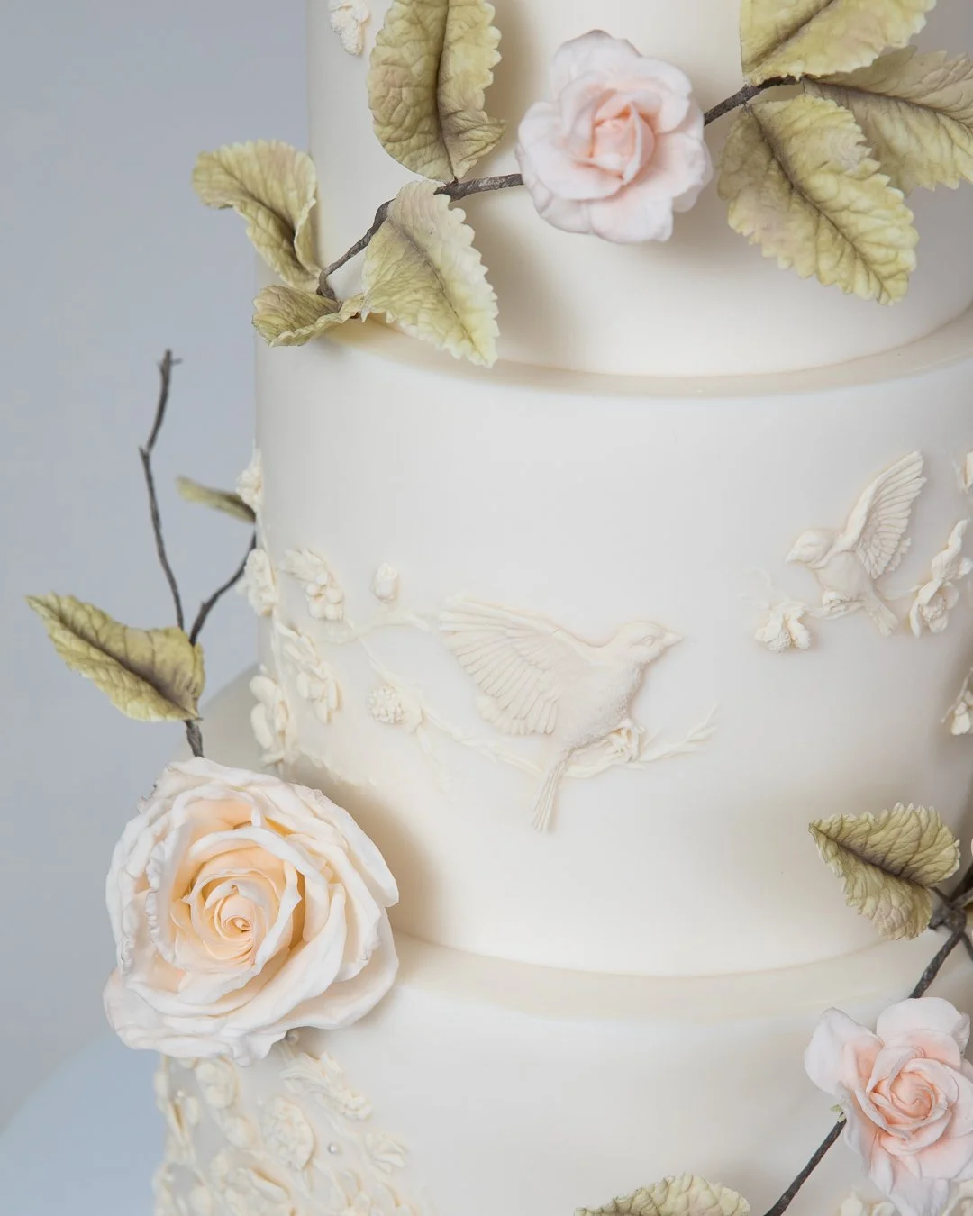 Cake Hero New York Wedding Cake Bas Relief Flowers 4.jpg