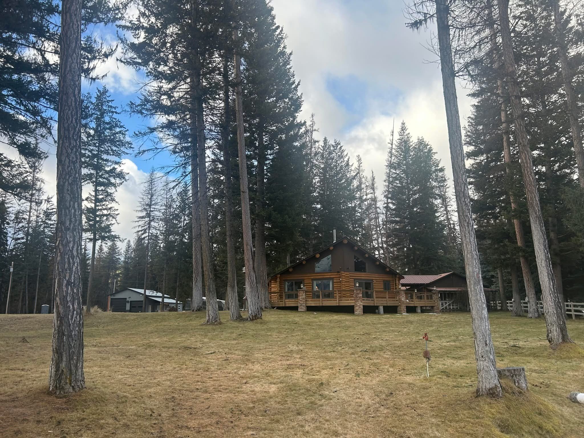 cabin pic windows.JPEG
