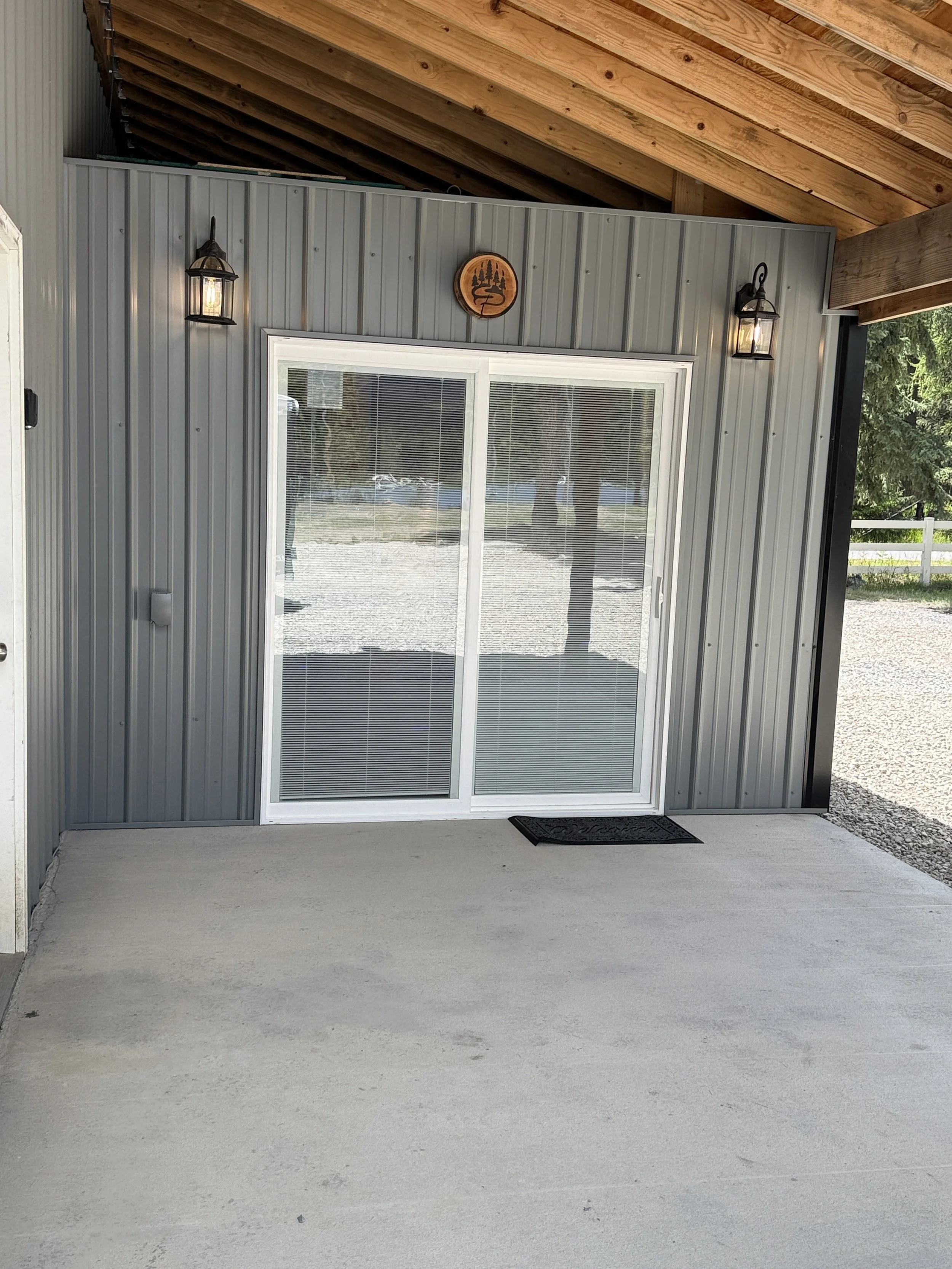 shop apt entry.JPG