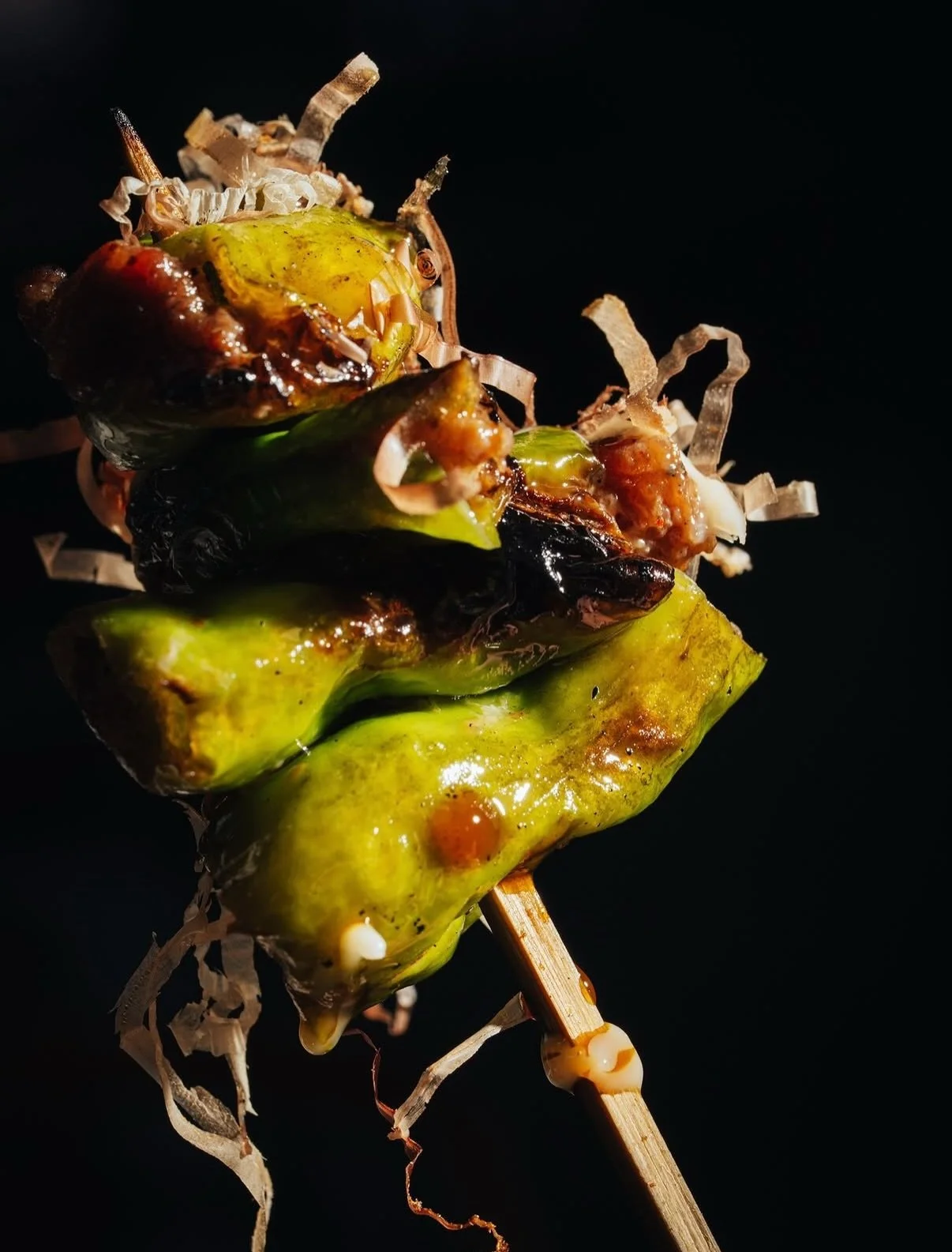 The ON &amp; ON menu has expanded to include a handfull of @shisomiami &amp; @chefraheemstx&rsquo;s signature dishes like the Sausage Stuffed Shishito Peppers, Stracciatella, Shiso Salad, Smoked Chicken Lolipop, Sliced Hamachi, A5 Carpaccio &amp; A5 