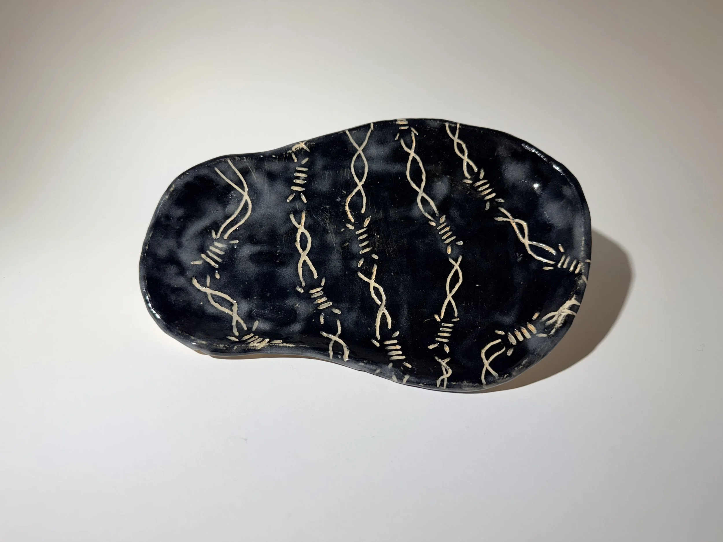 Barbed Plate - 2025 - Clay, engobe