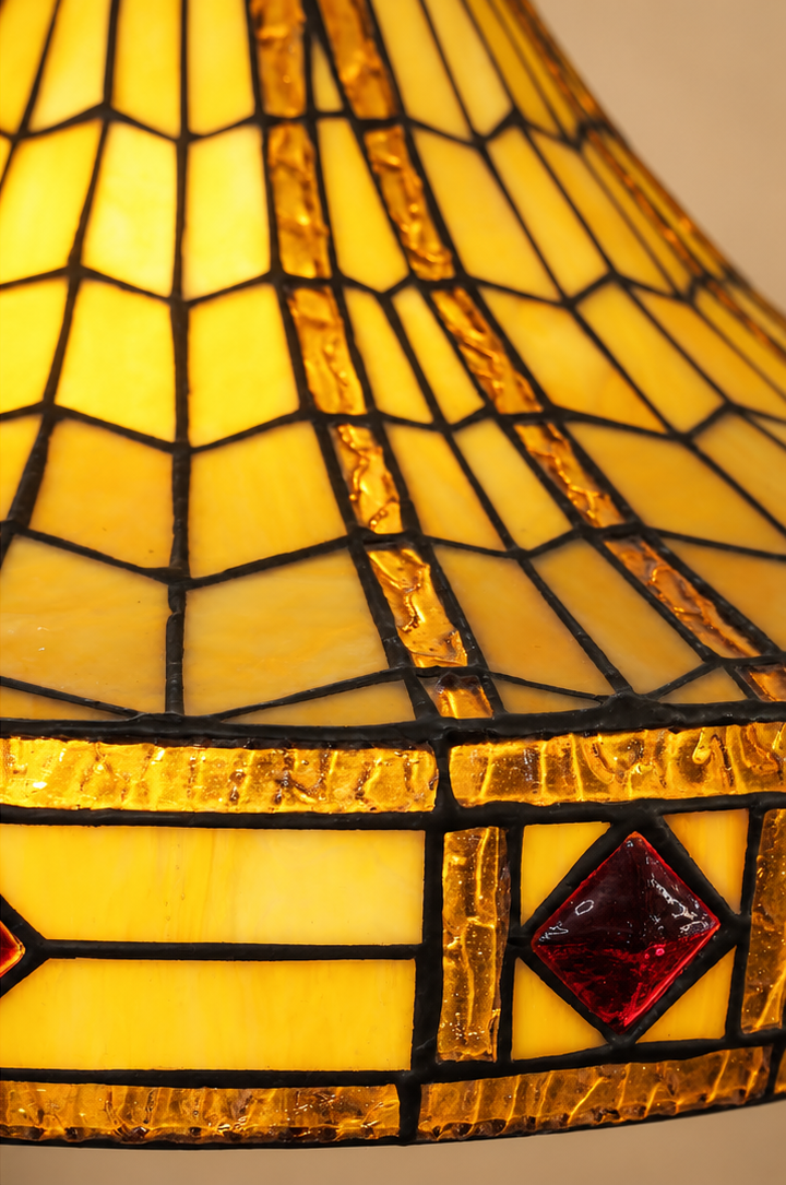 Lampe Tiffany en vitrail ambre et rubis.png