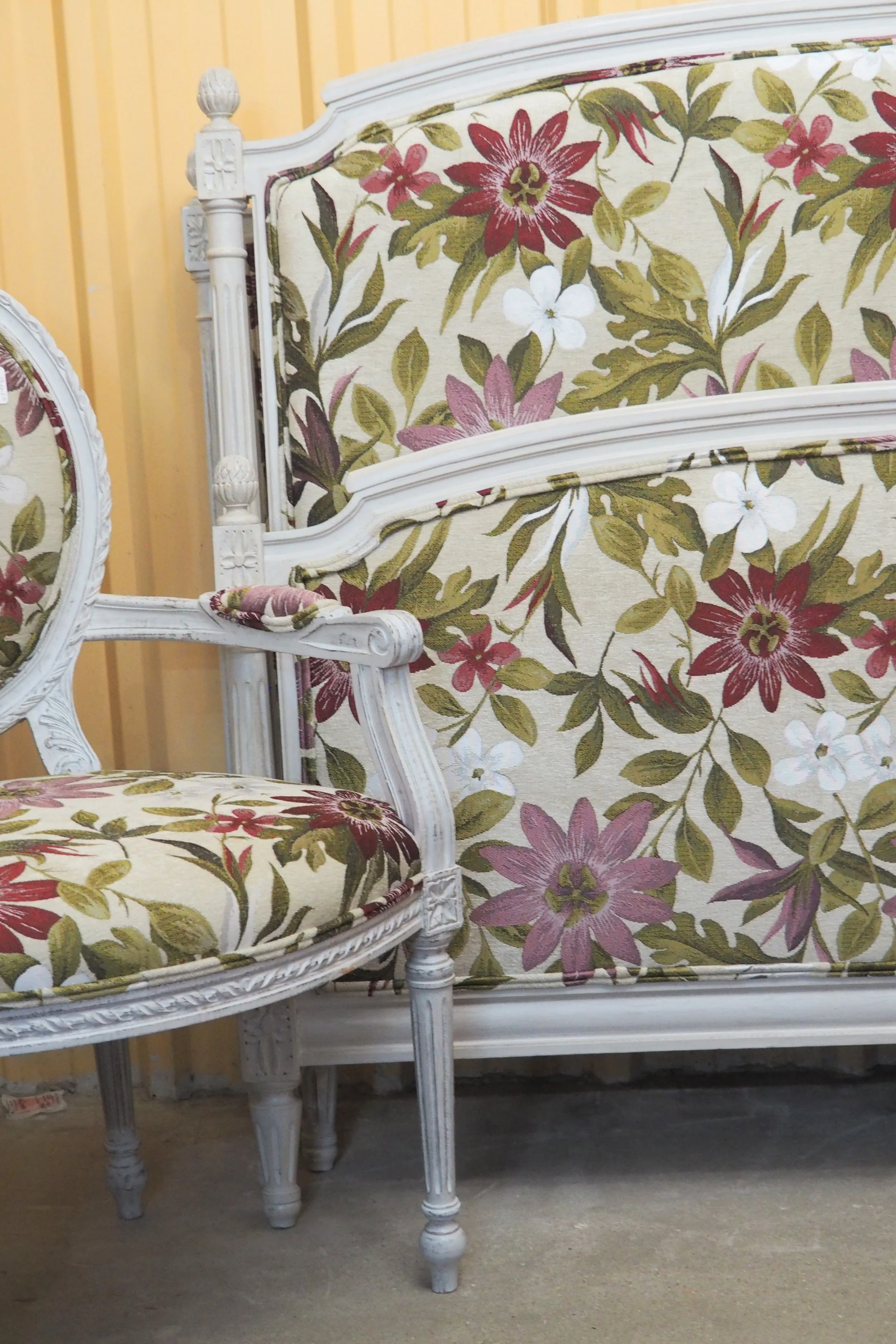 Lit relooké de style Louis XVI