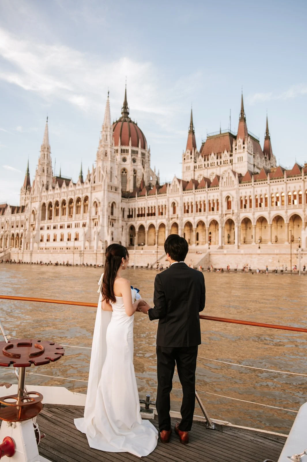 Budapest Private Yacht wedding photoshoot by Ihsan Unuvar Budapest based wedding photographer