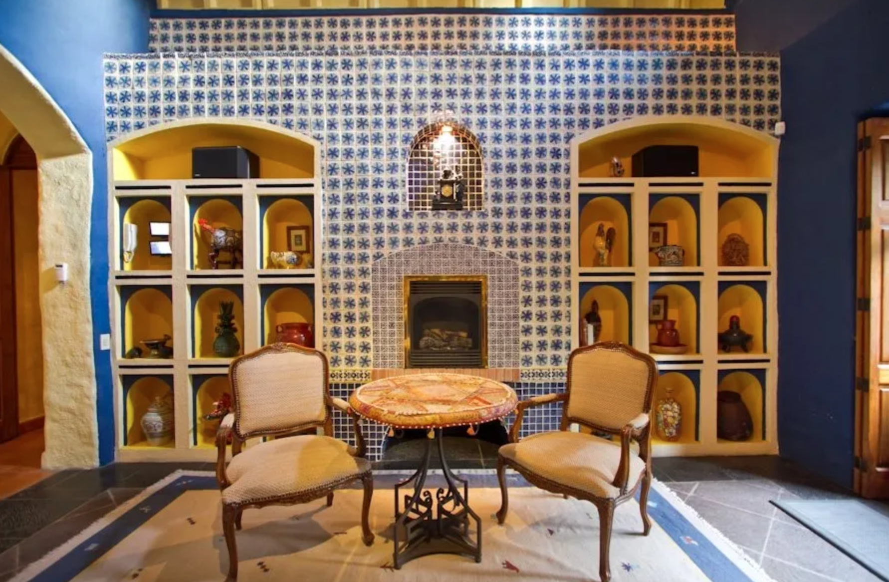 Breakfast Nook - BEFORE