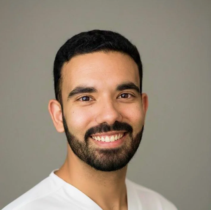 Zahnarzt & Kursleiter für Zahnmedizin Kurse