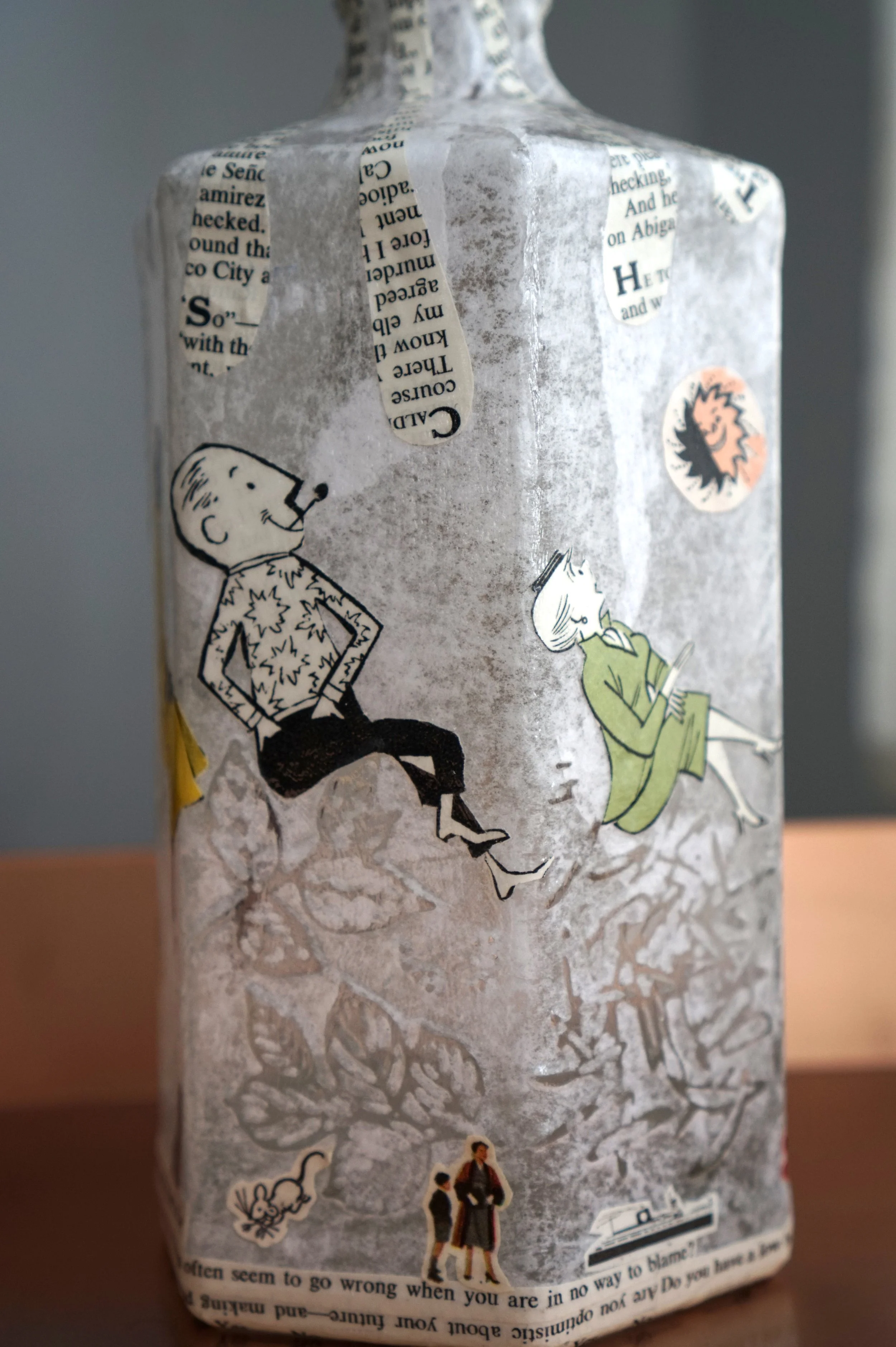 Vintage-Decoupage-Vase-Cap-Suntory4.JPG