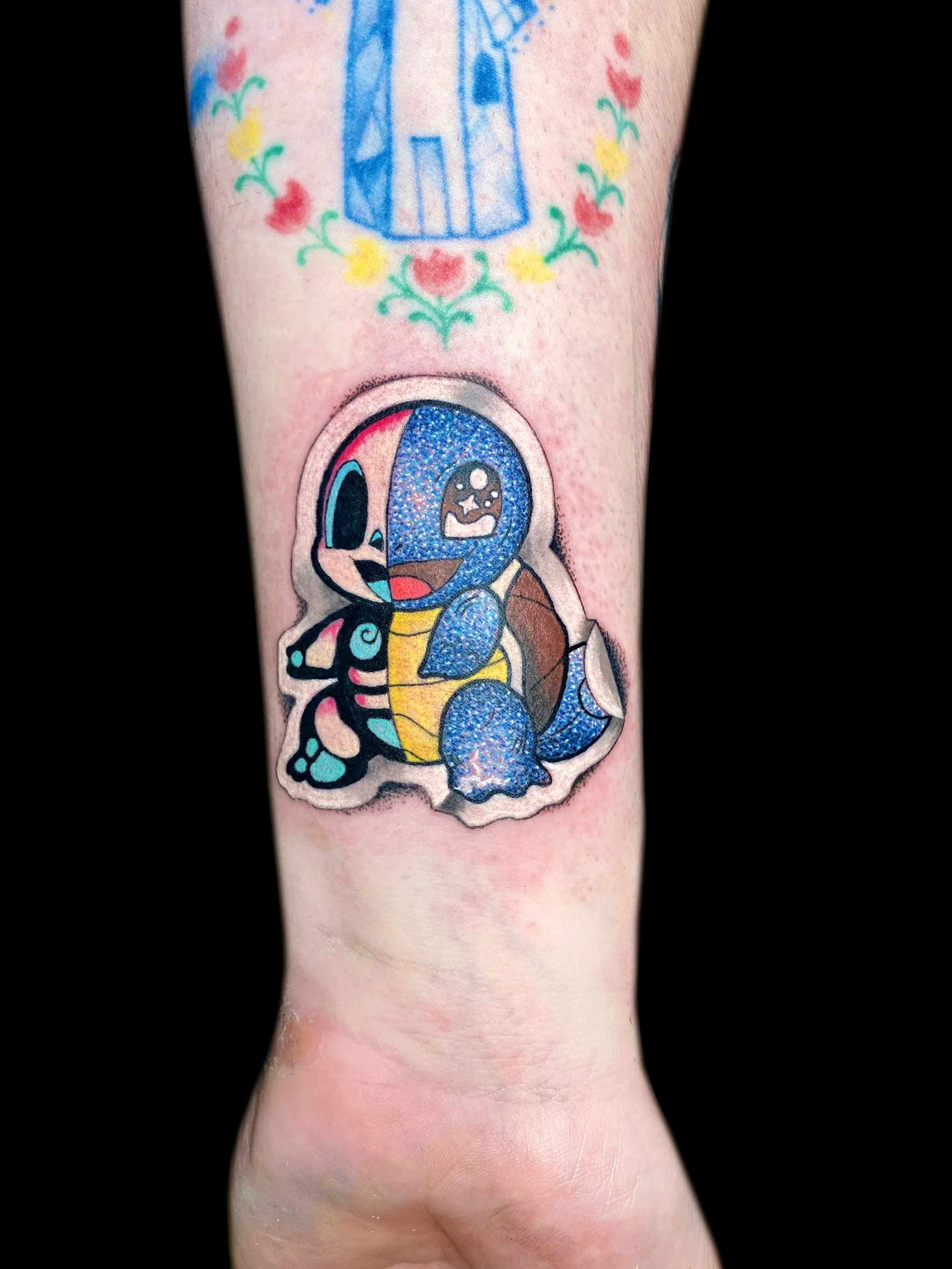 Love it ! love it ! love it !🥰 Thank you Darrin for keeping coming back, and thanks for the sweet cake pops. 

#glittertattoo #pdxtattoo #animetattoos #pokemontattoo #gamertattoo