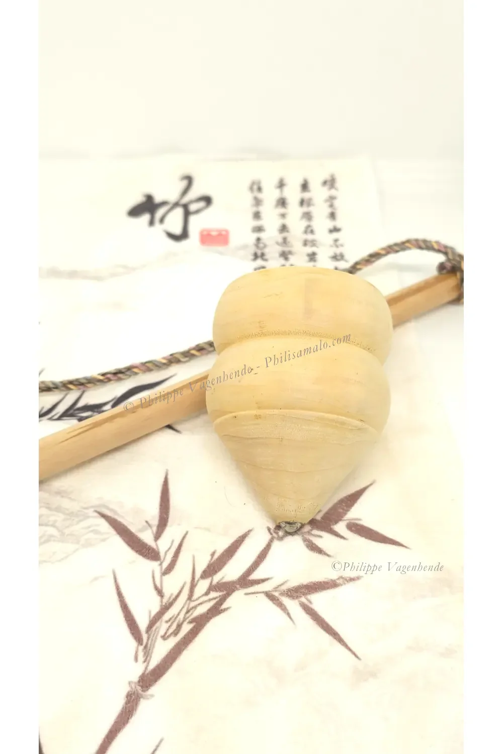 China - Da Tuoluo - Wooden whip spinning top