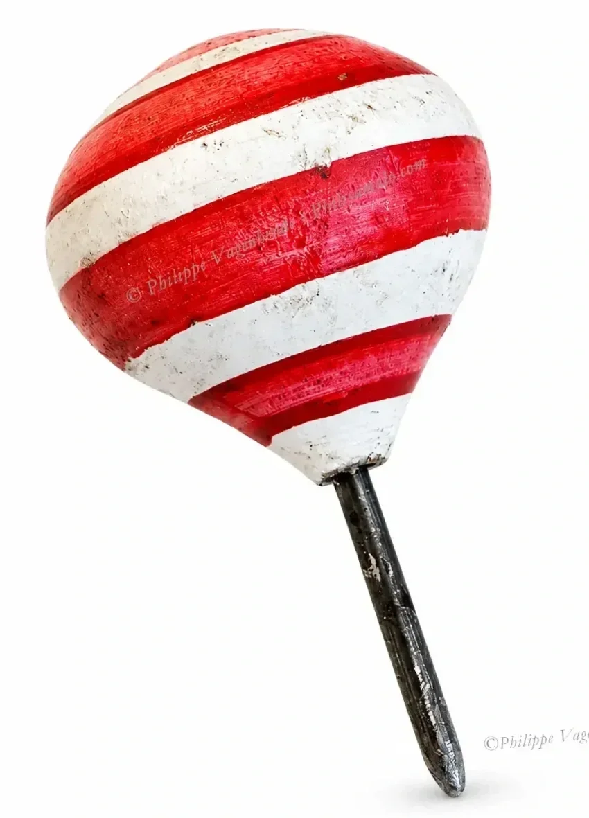 Argentina - Buenos Aires - Trompo - Red/White stripes